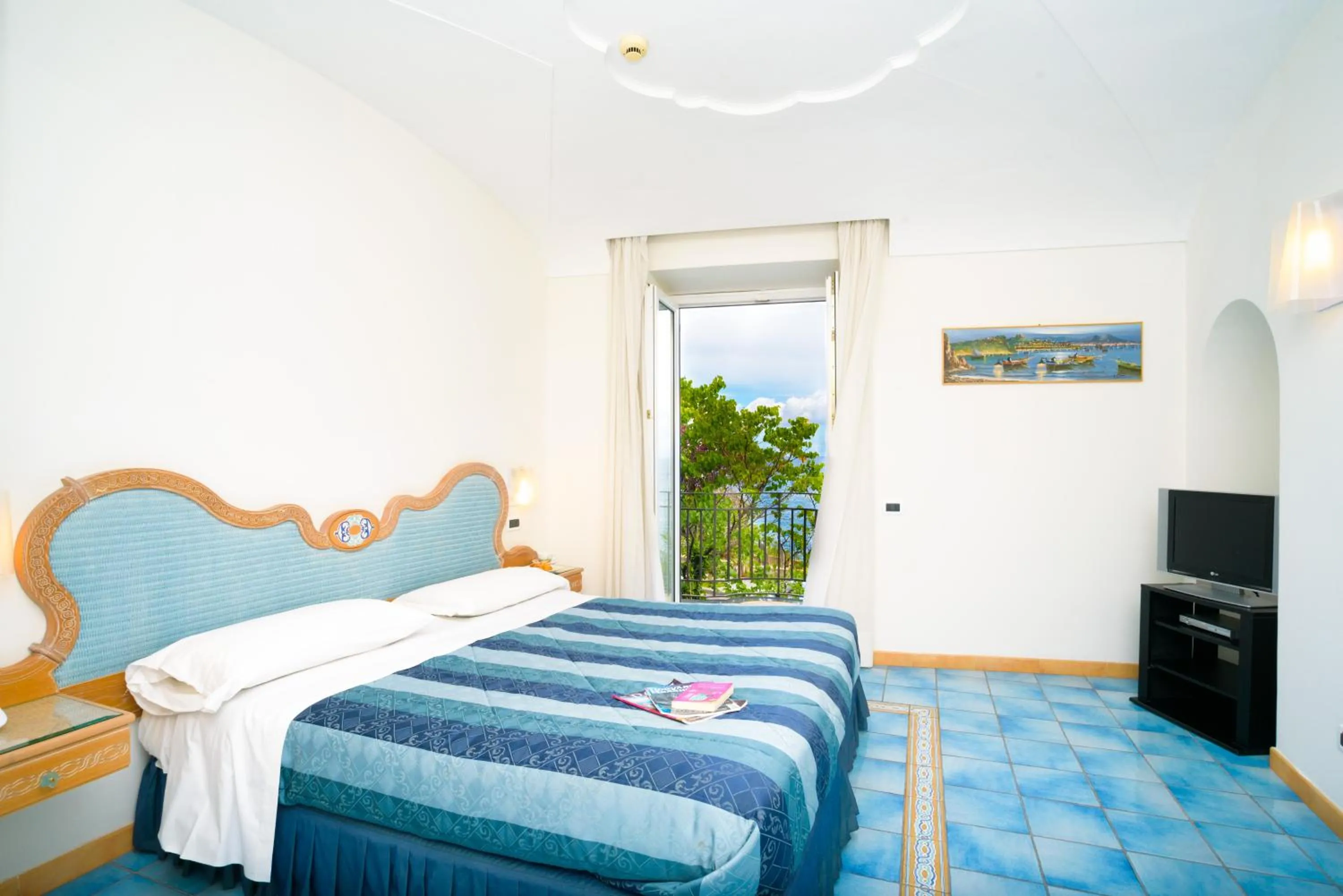Bed in Albergo Italia - Beach Hotel