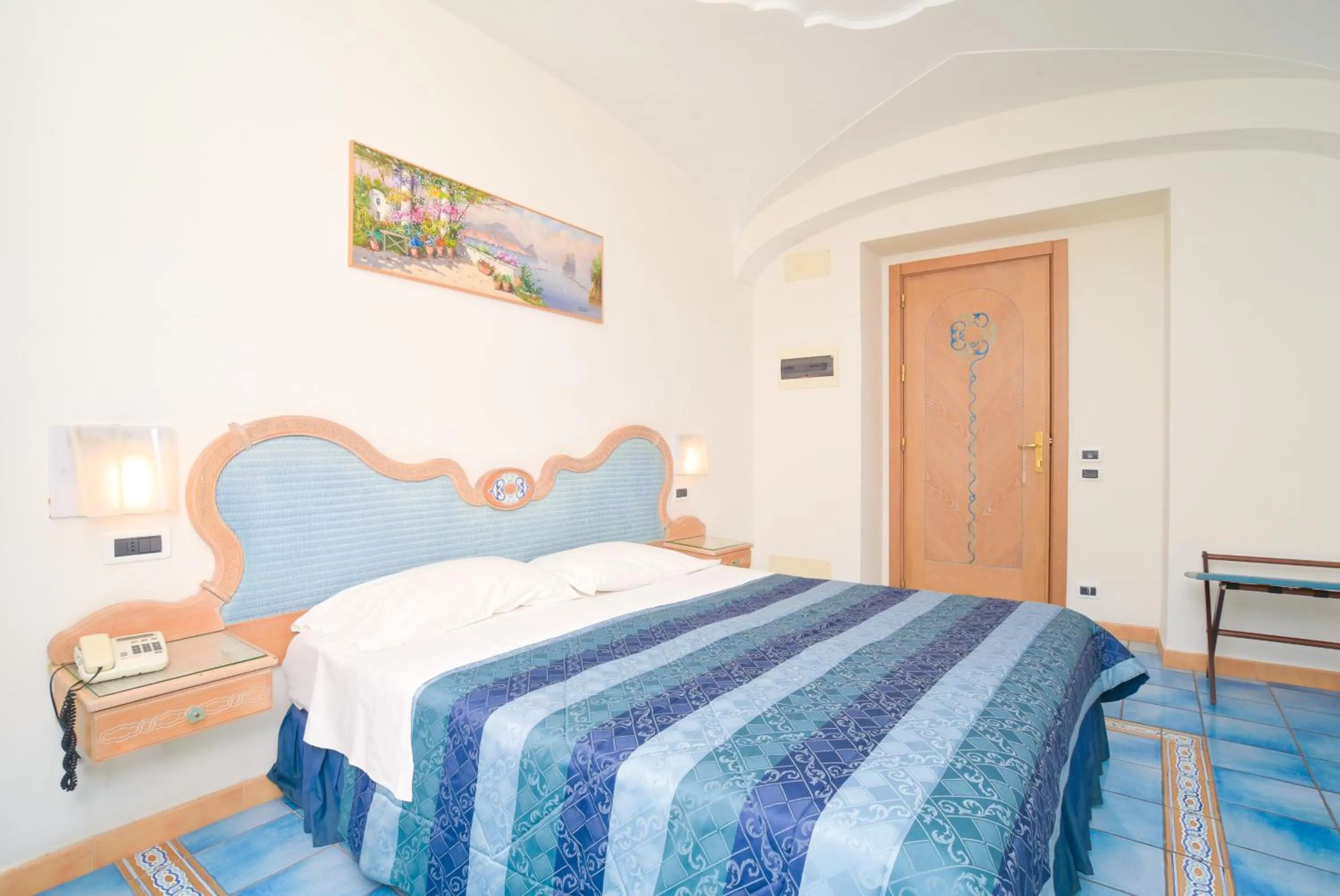 Bed in Albergo Italia - Beach Hotel