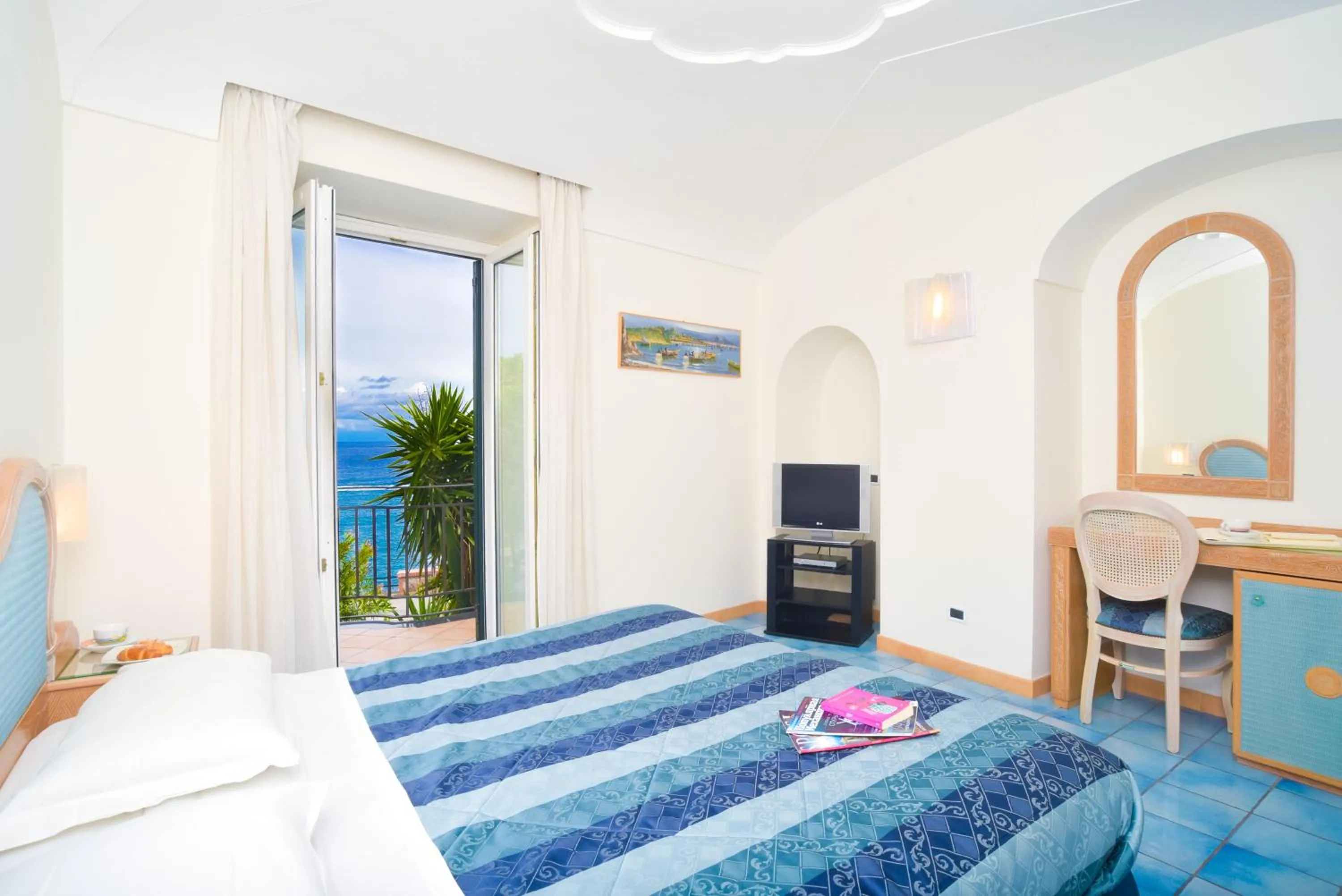 Bed in Albergo Italia - Beach Hotel