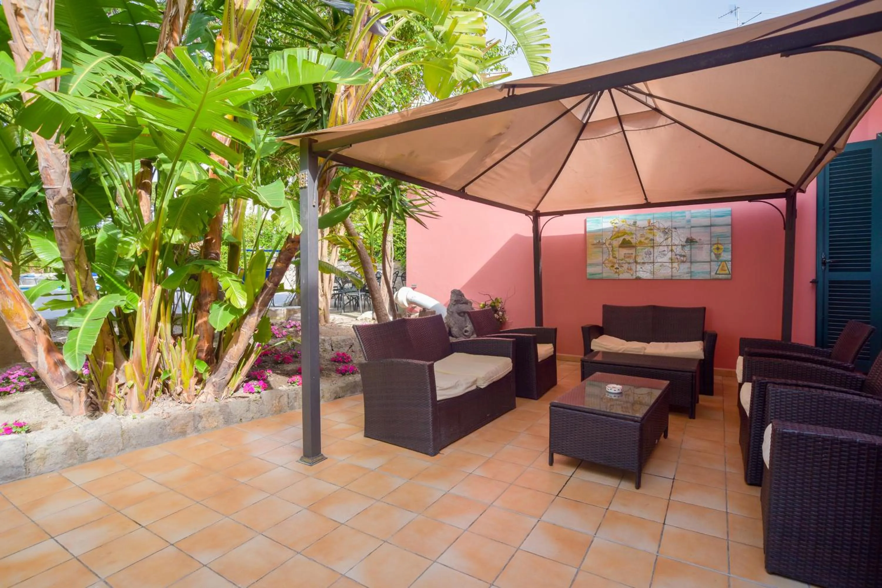 Patio in Albergo Italia - Beach Hotel