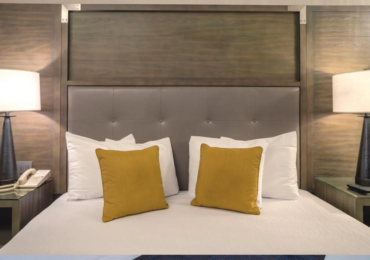 Bed in Robert Treat Hotel