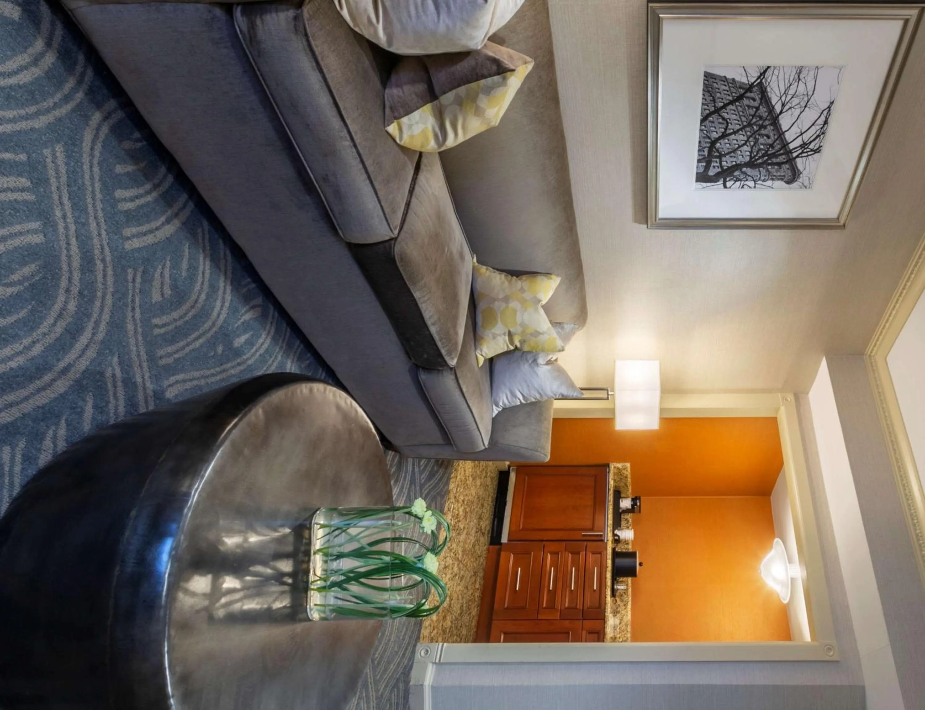 Photo of the whole room in Robert Treat Hotel