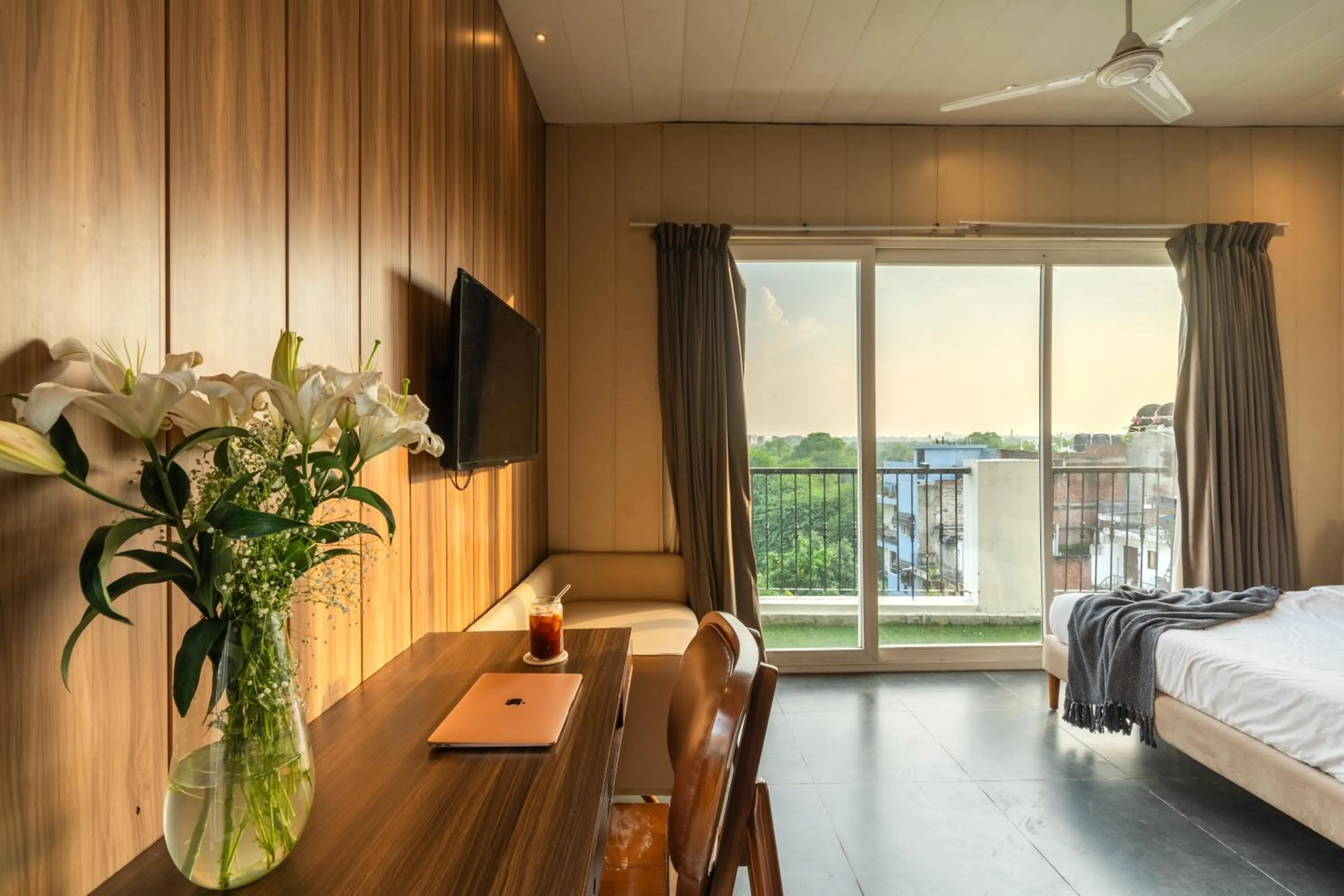 Photo of the whole room, Bed in Minimalist One Hauz Khas Village