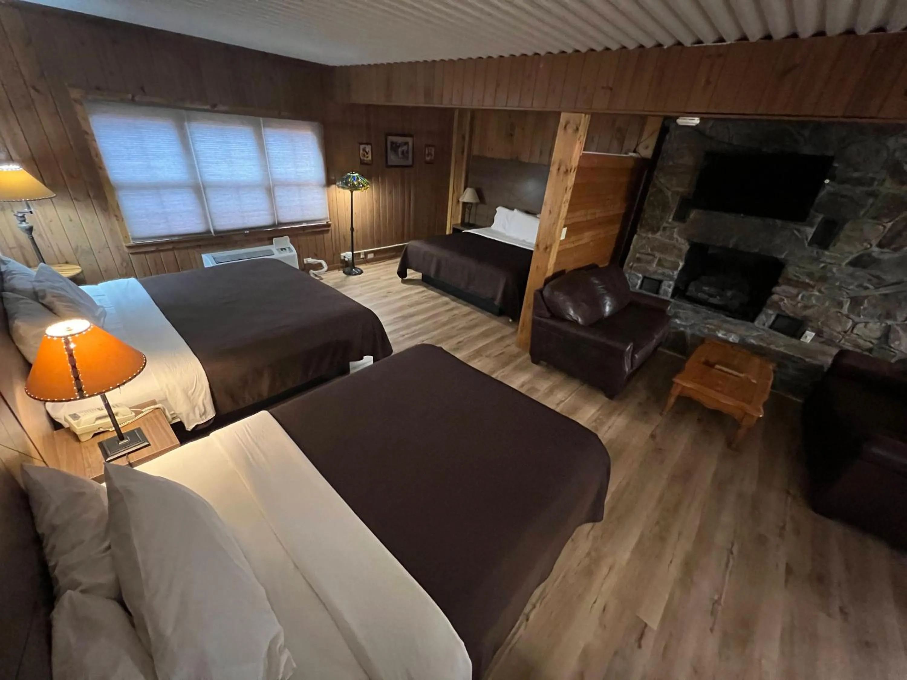 Bed in Smoky Falls Lodge