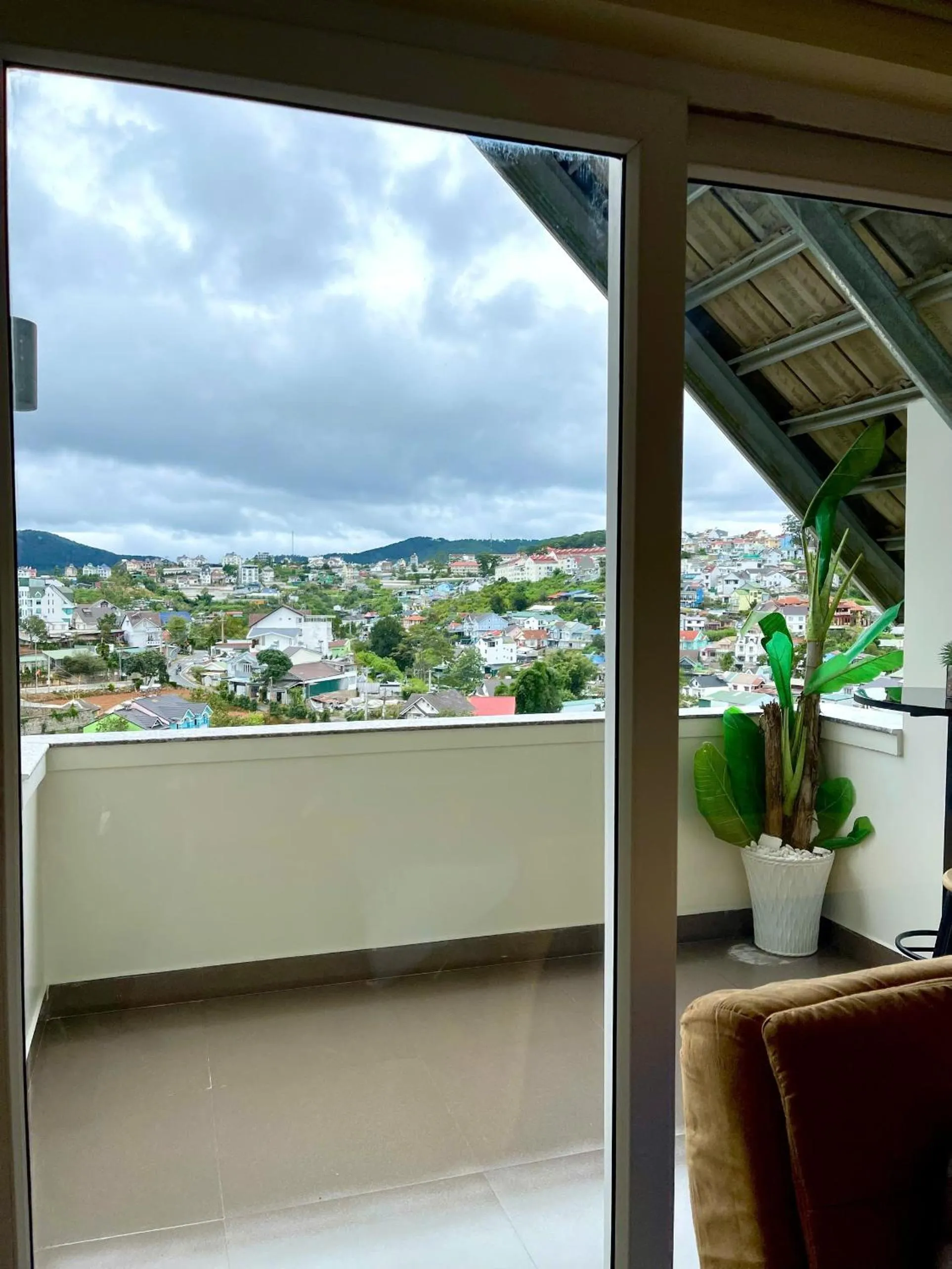 Hoa Ngoc Lan - The Orchid Villa Dalat