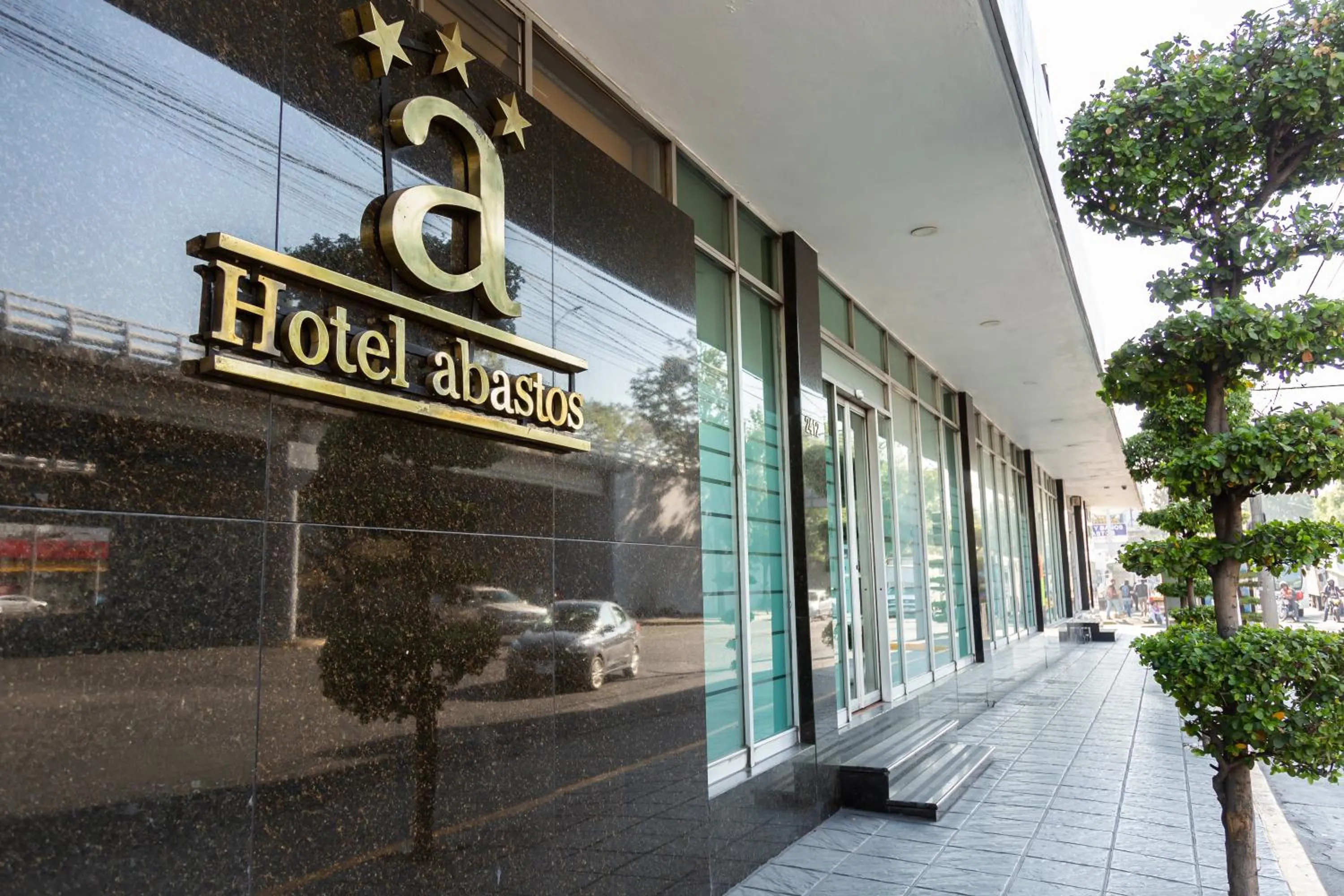 Property building in Hotel Expo Abastos