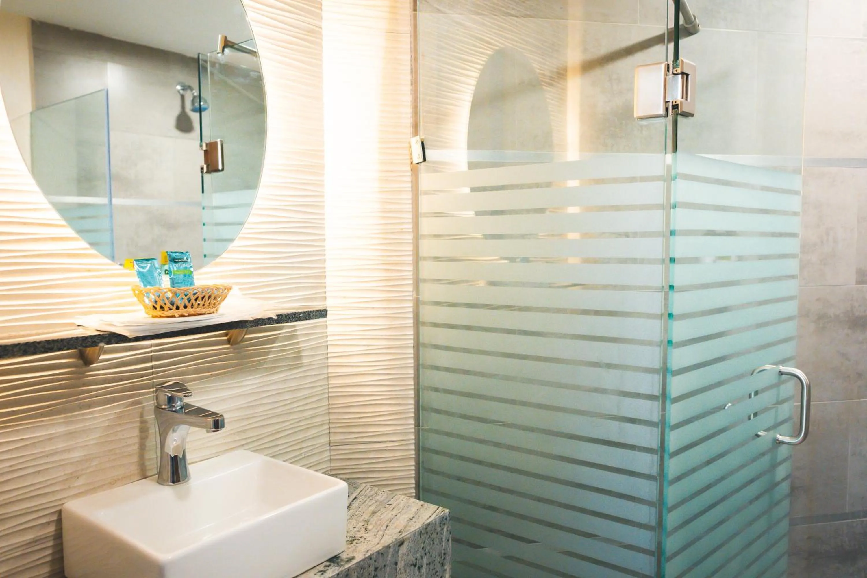 Shower in Hotel Expo Abastos