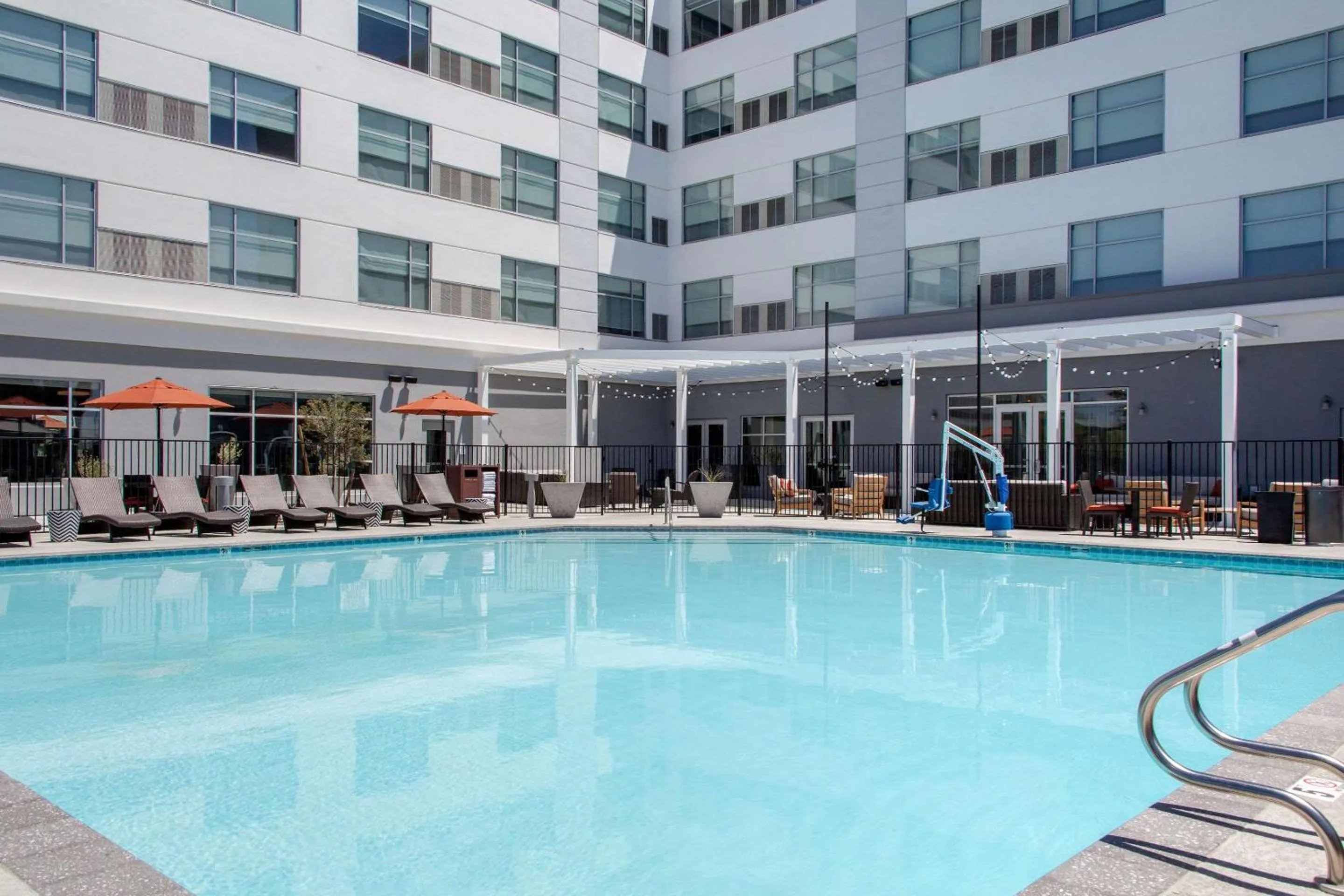 Swimming pool in Cambria Hotel Phoenix Chandler - Fashion Center