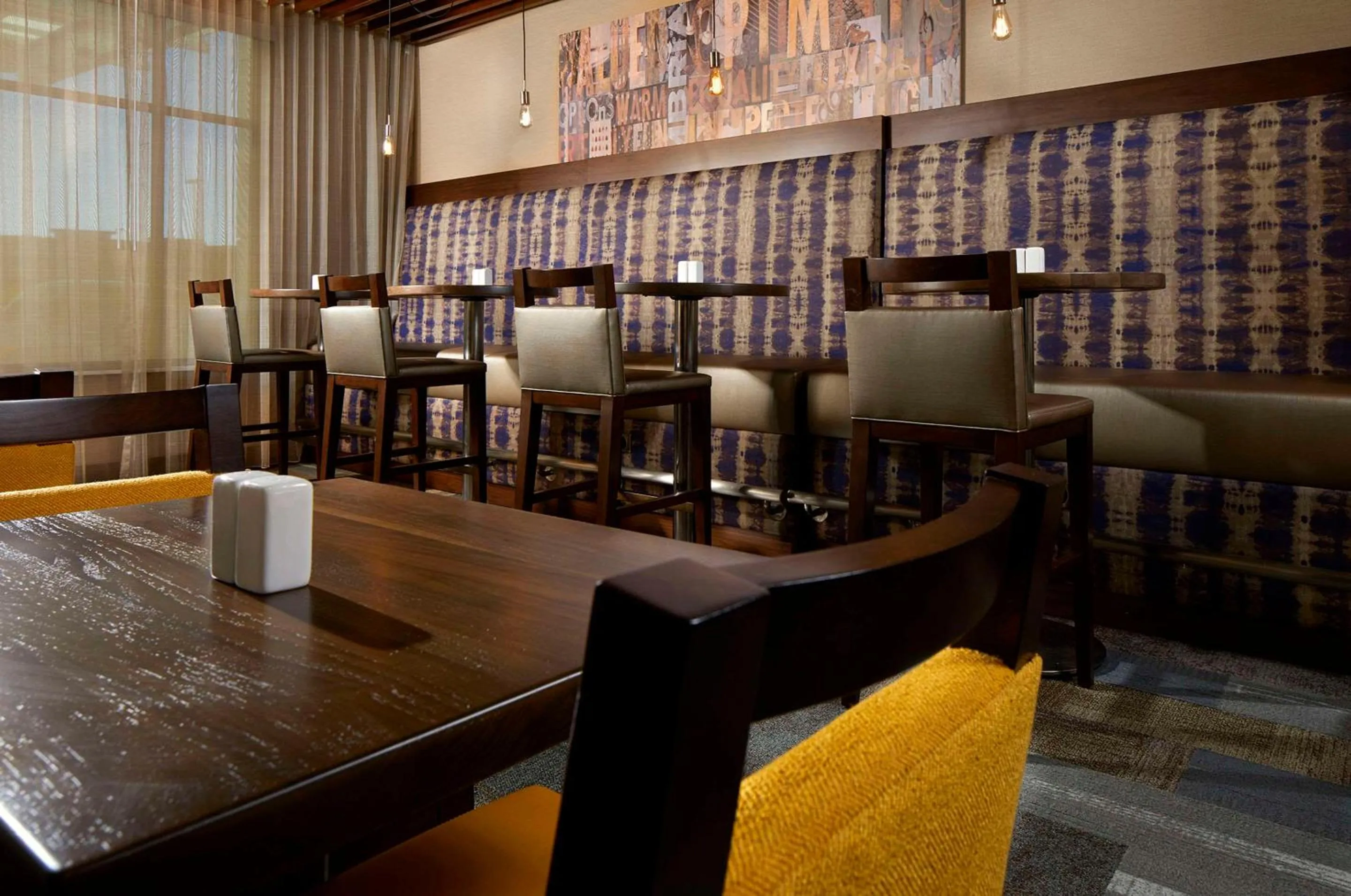 Restaurant/places to eat in Cambria Hotel Phoenix Chandler - Fashion Center