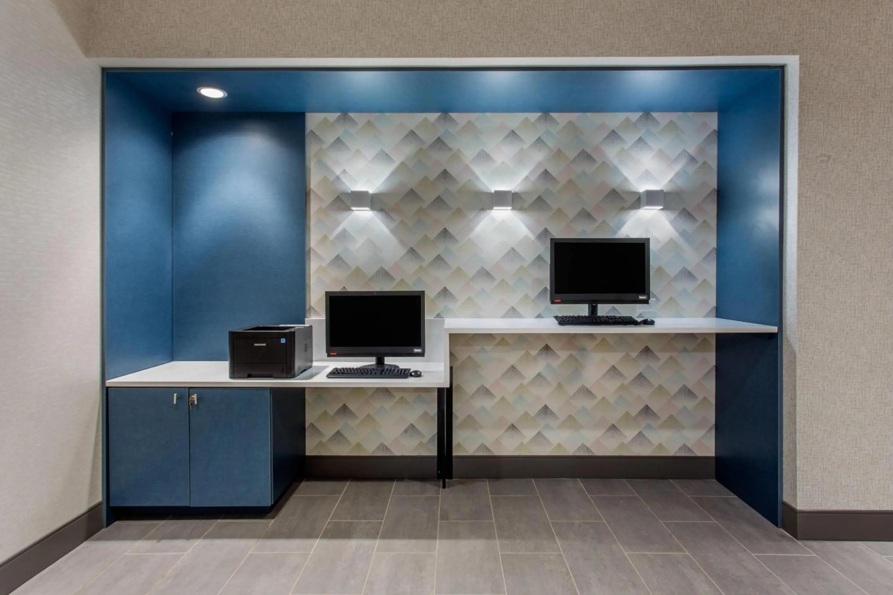 Business facilities in Cambria Hotel Philadelphia Downtown - City Center