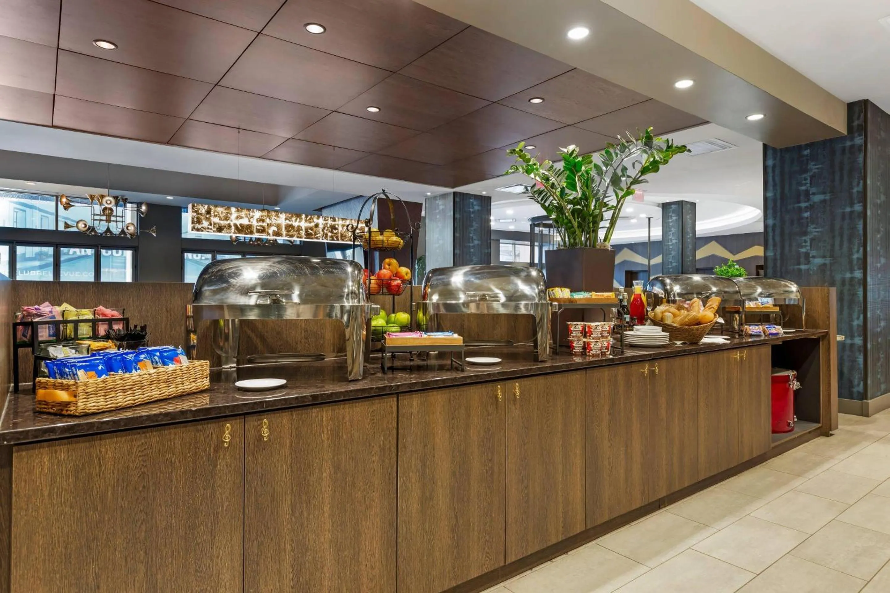 Restaurant/places to eat in Cambria Hotel Philadelphia Downtown - Center City