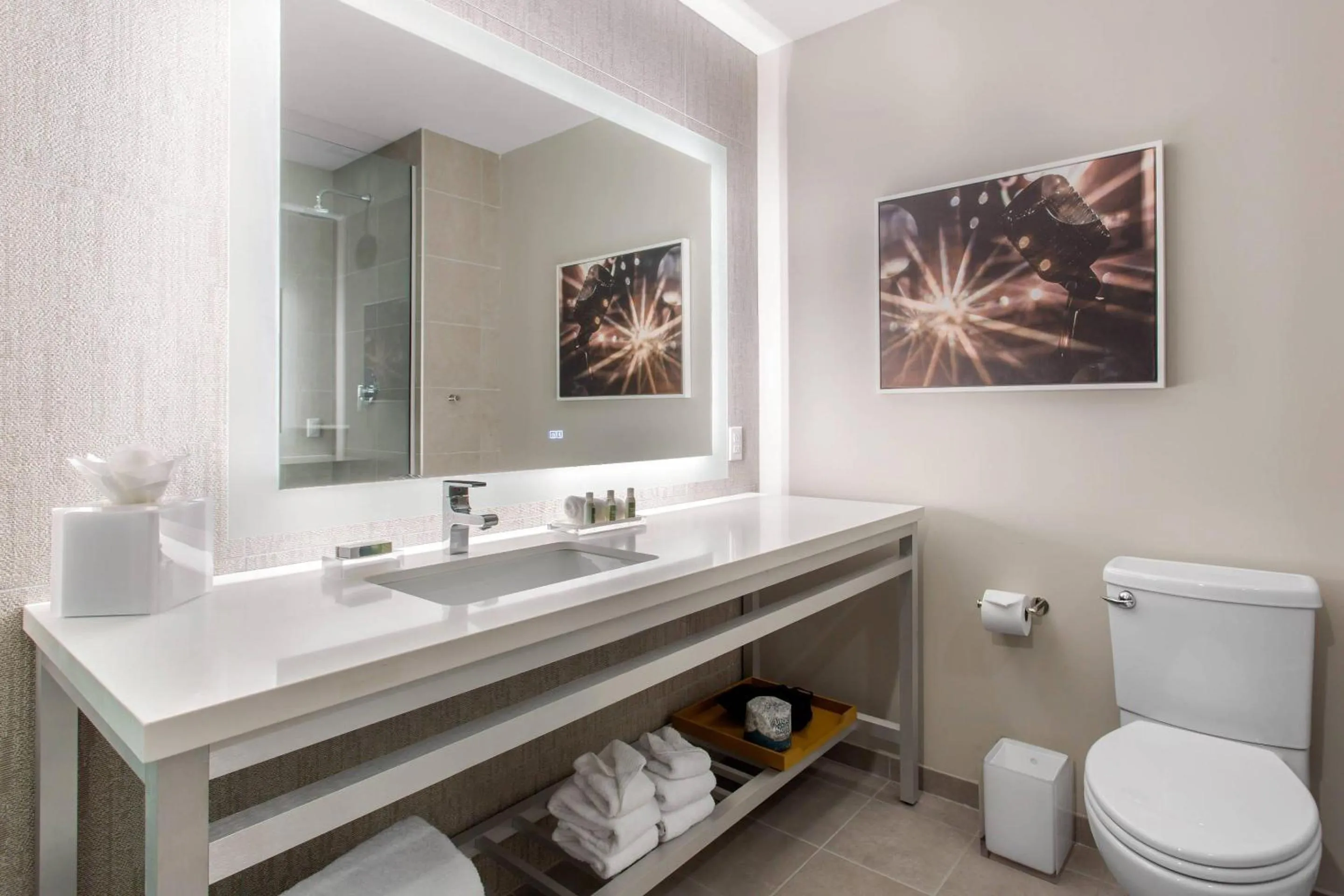 Bedroom in Cambria Hotel Philadelphia Downtown - Center City