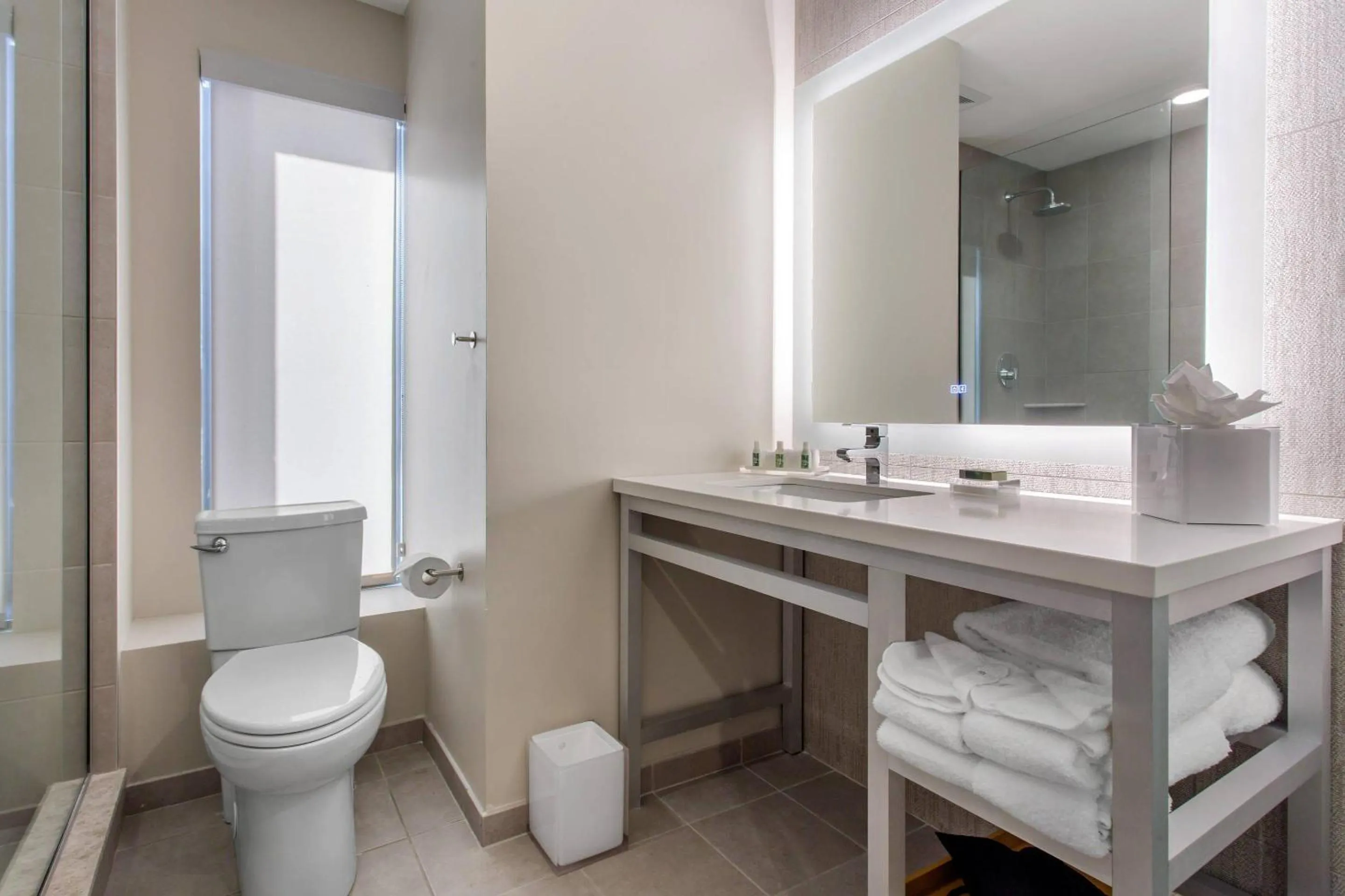 Bedroom in Cambria Hotel Philadelphia Downtown - City Center