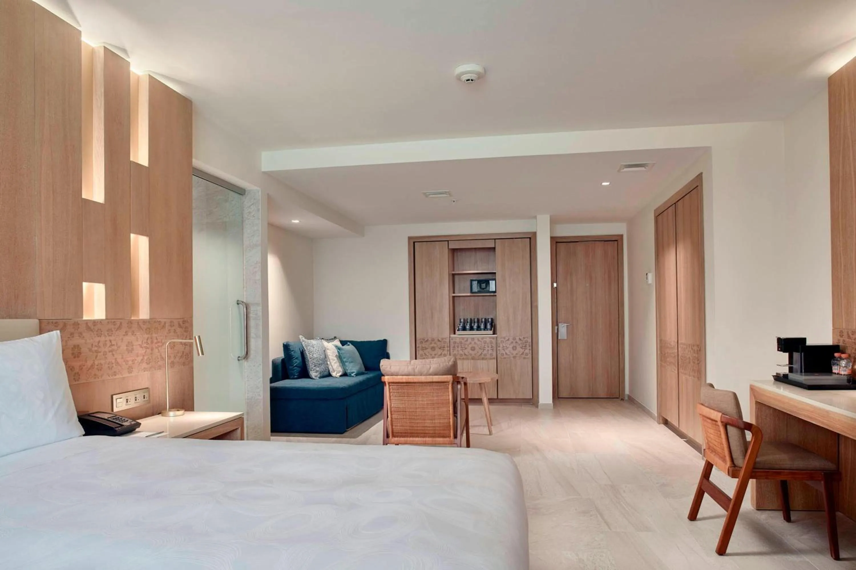 Photo of the whole room, Bed in JW Marriott Cancun Resort & Spa