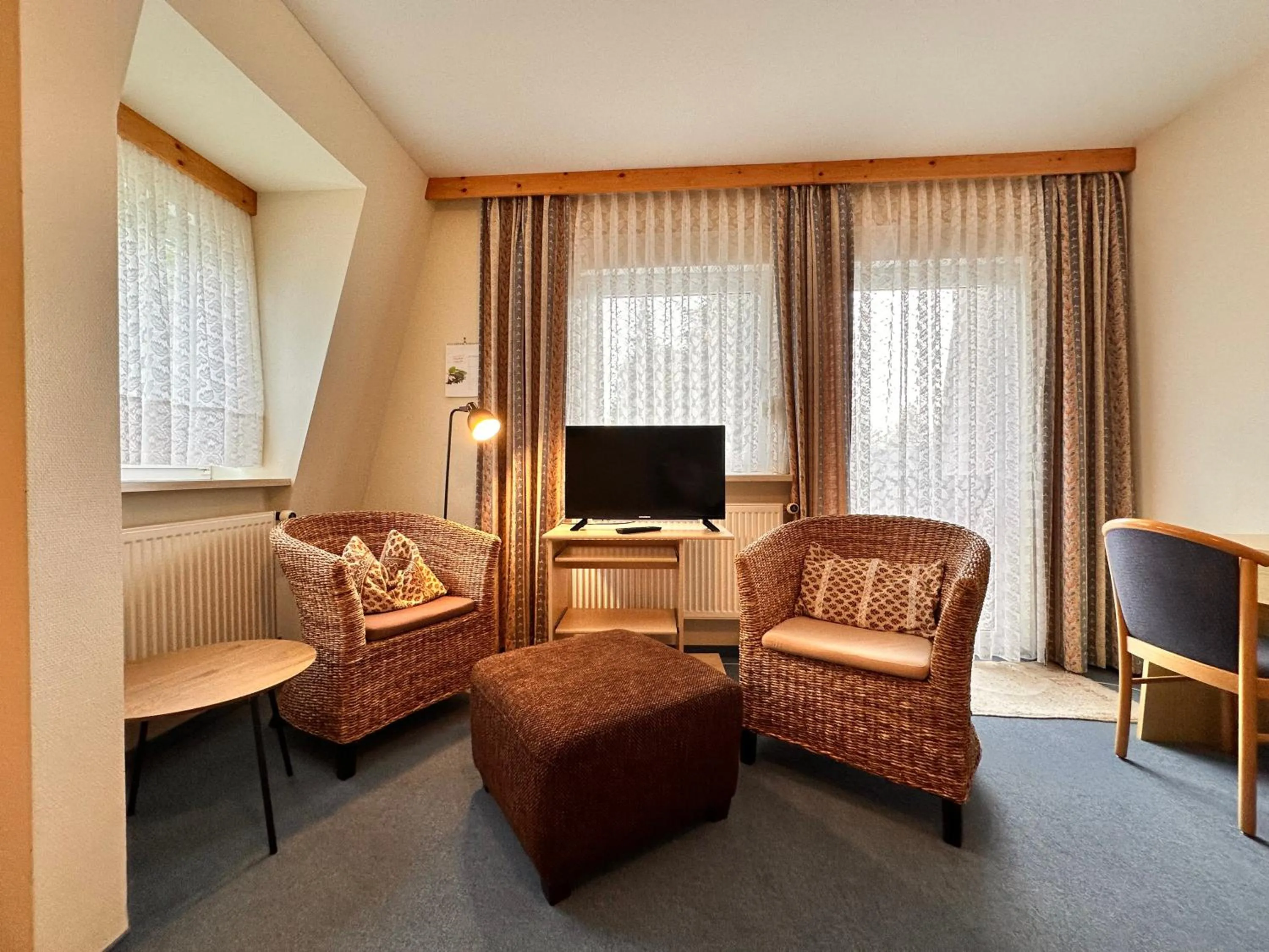 TV and multimedia in Pension zum Löwen, Parkplatz, Wlan, Zentral
