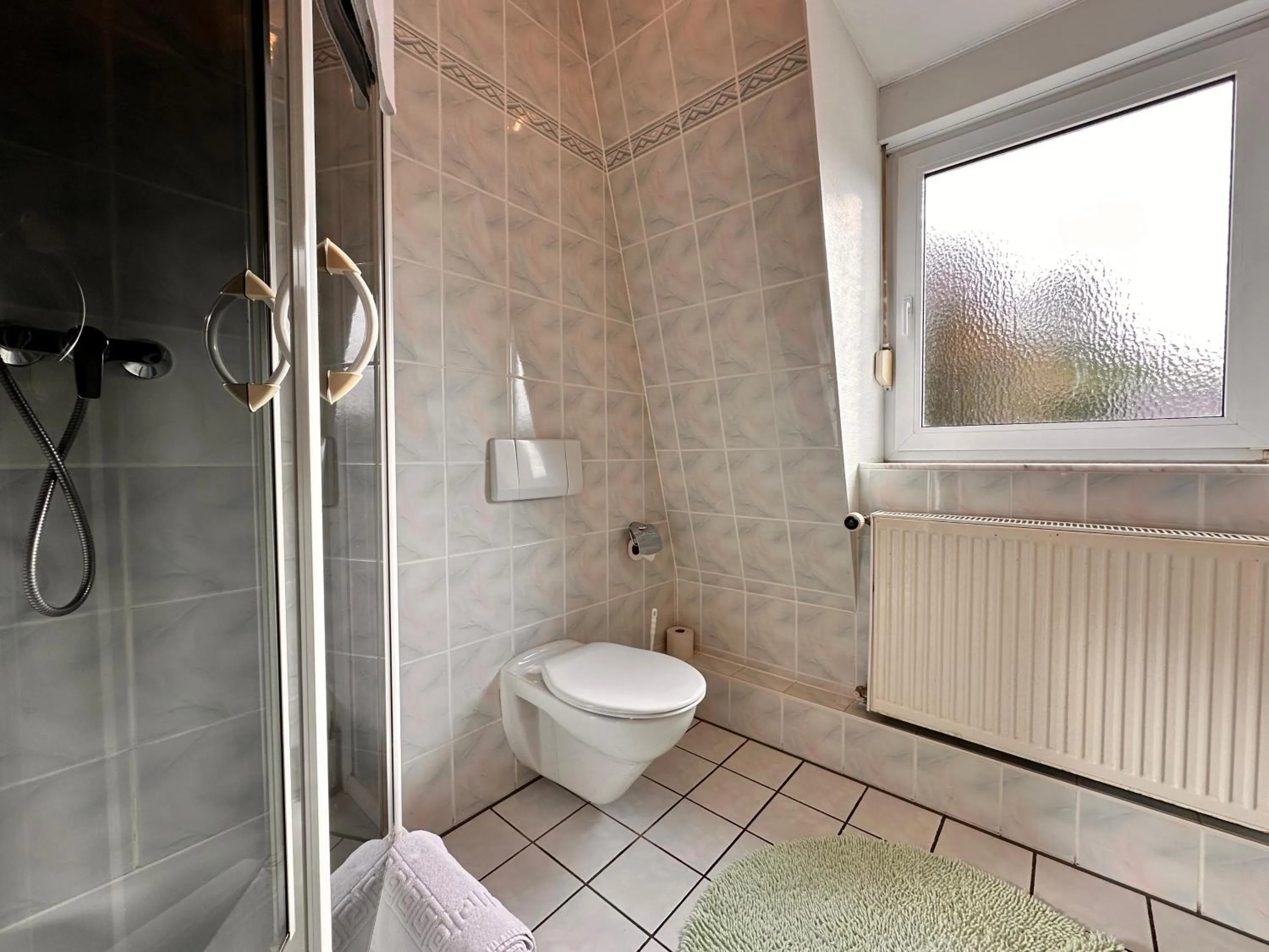 Shower in Pension zum Löwen, Parkplatz, Wlan, Zentral