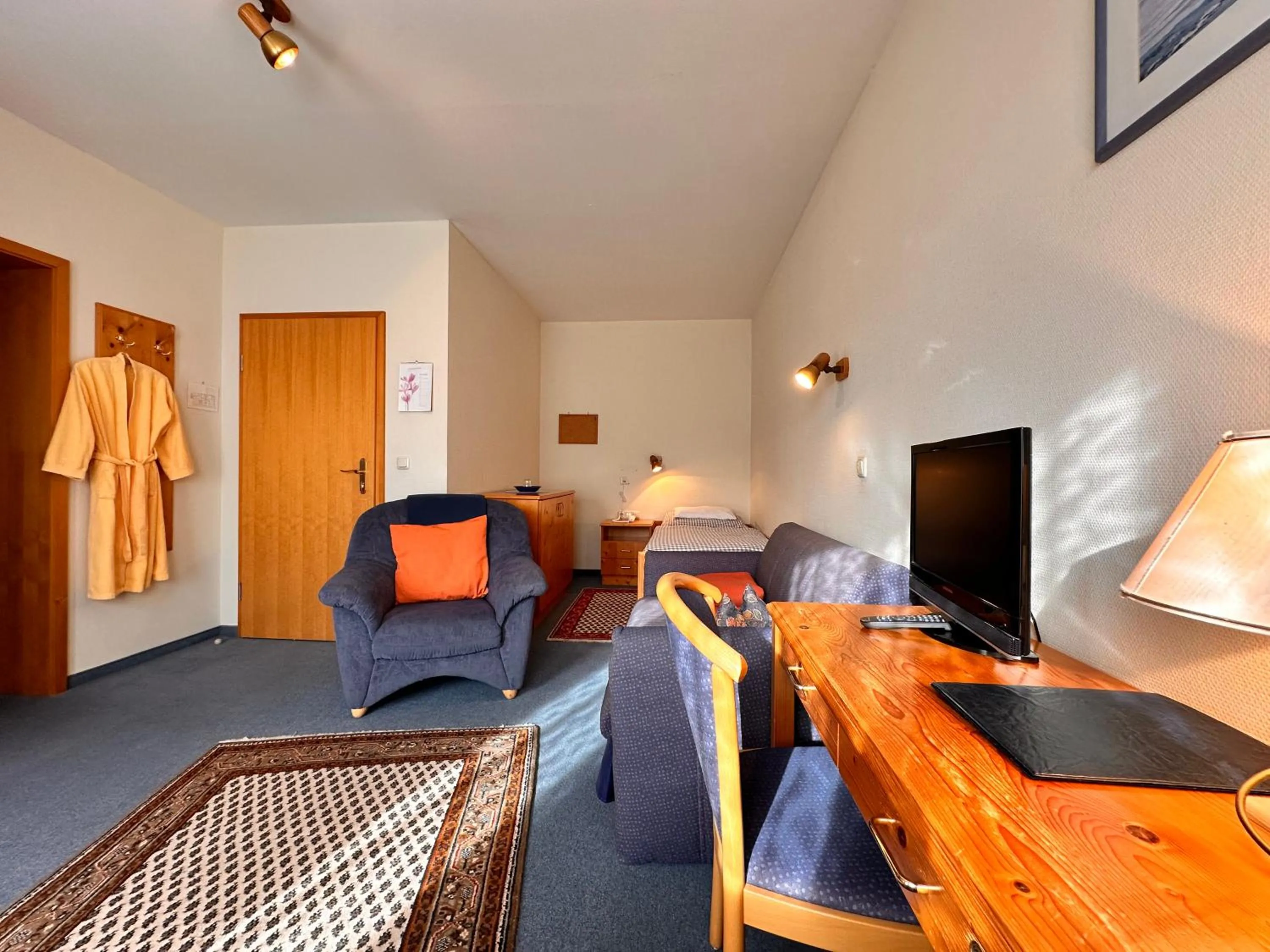Single Room with Balcony in Pension zum Löwen, Parkplatz, Wlan, Zentral