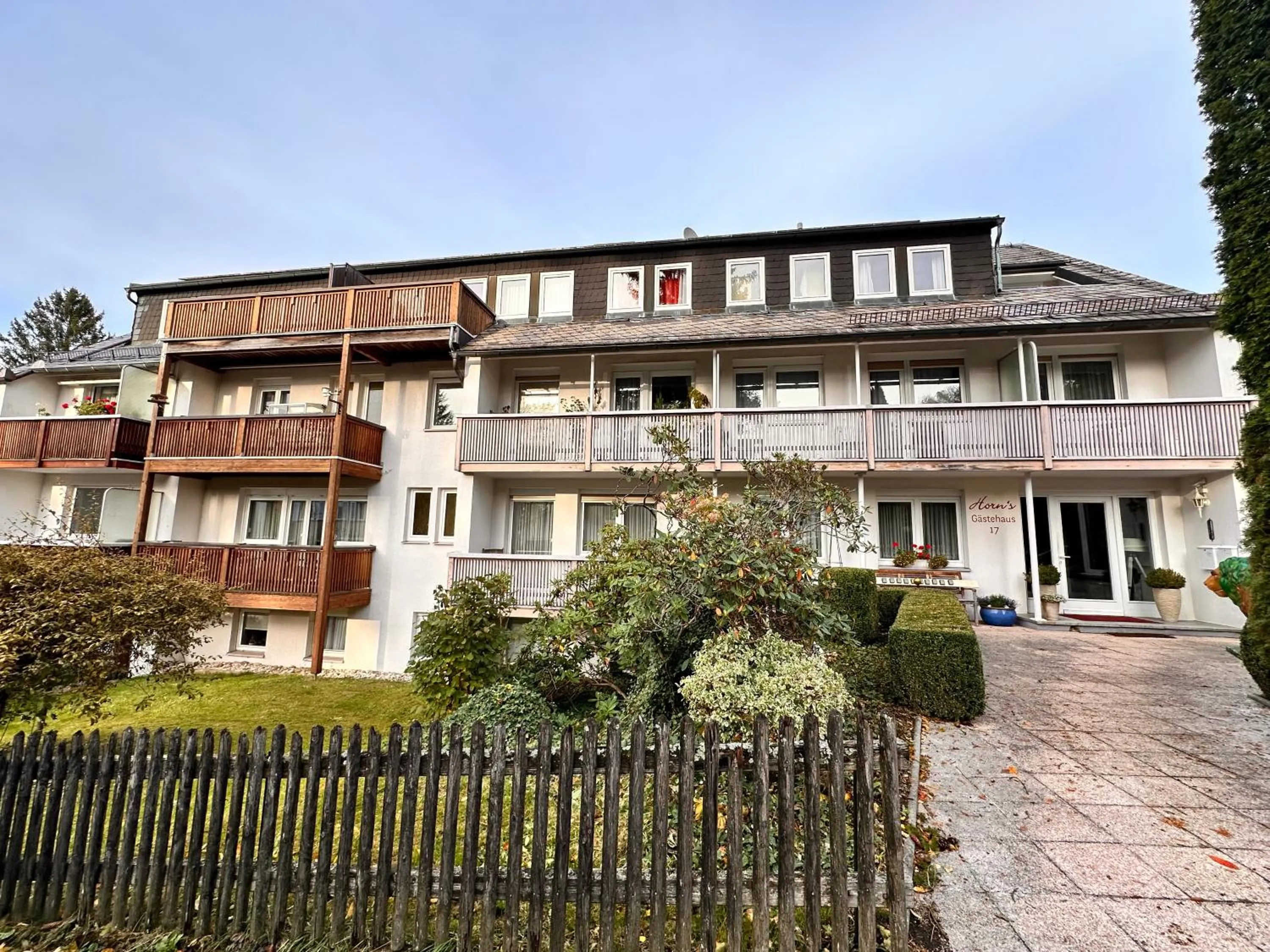 Property building in Pension zum Löwen, Parkplatz, Wlan, Zentral
