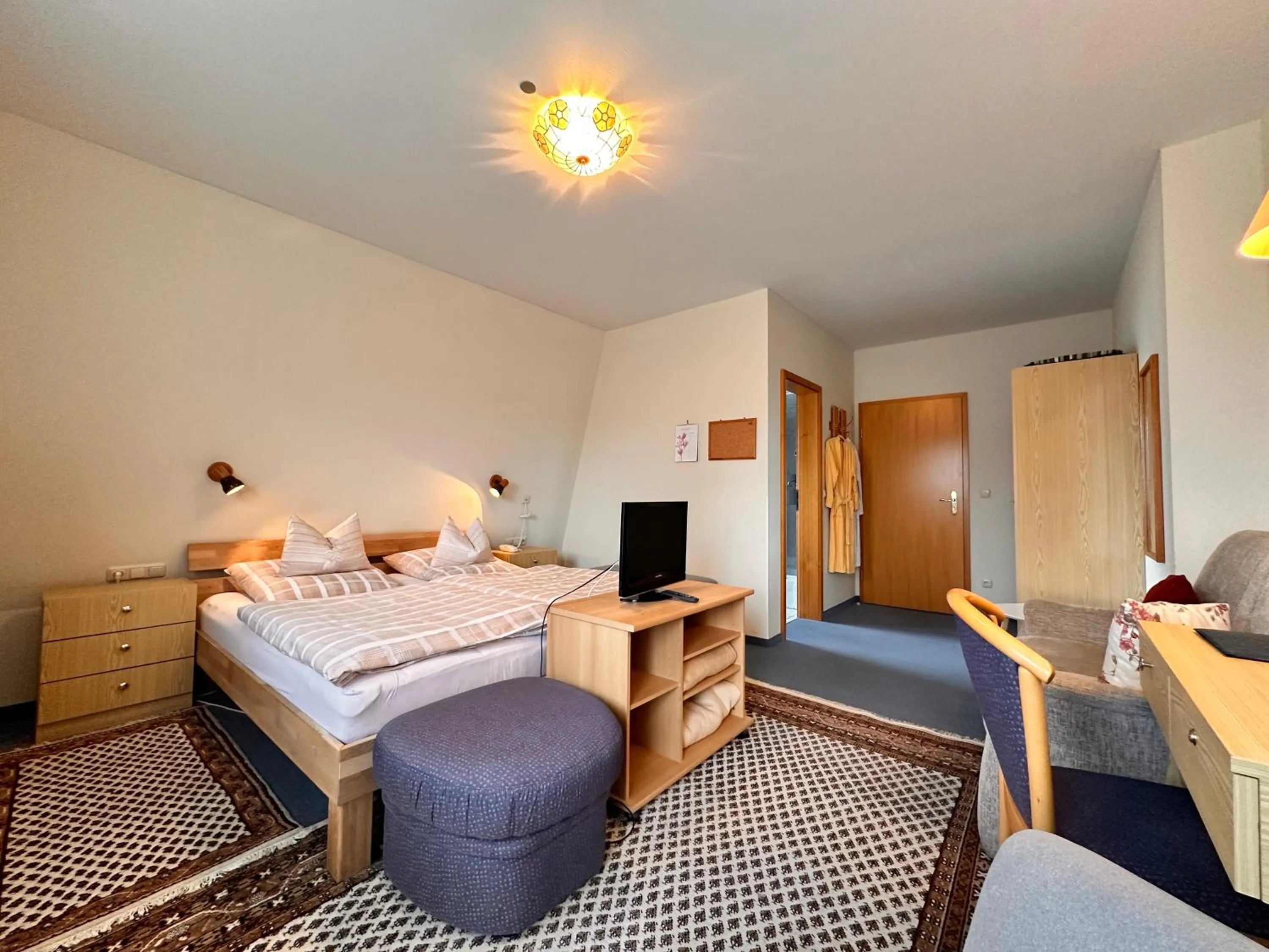 Bed in Pension zum Löwen, Parkplatz, Wlan, Zentral