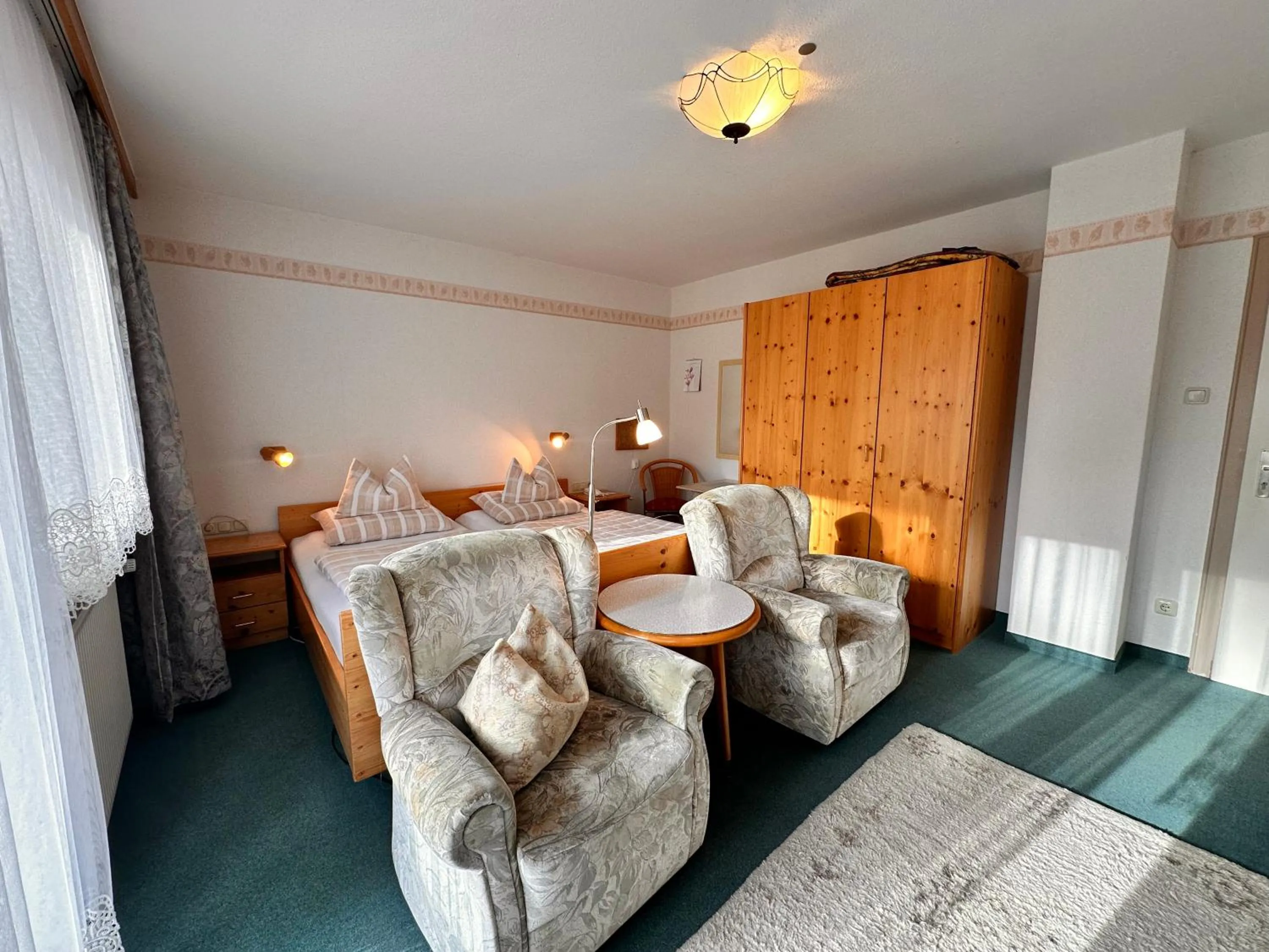 Bed in Pension zum Löwen, Parkplatz, Wlan, Zentral