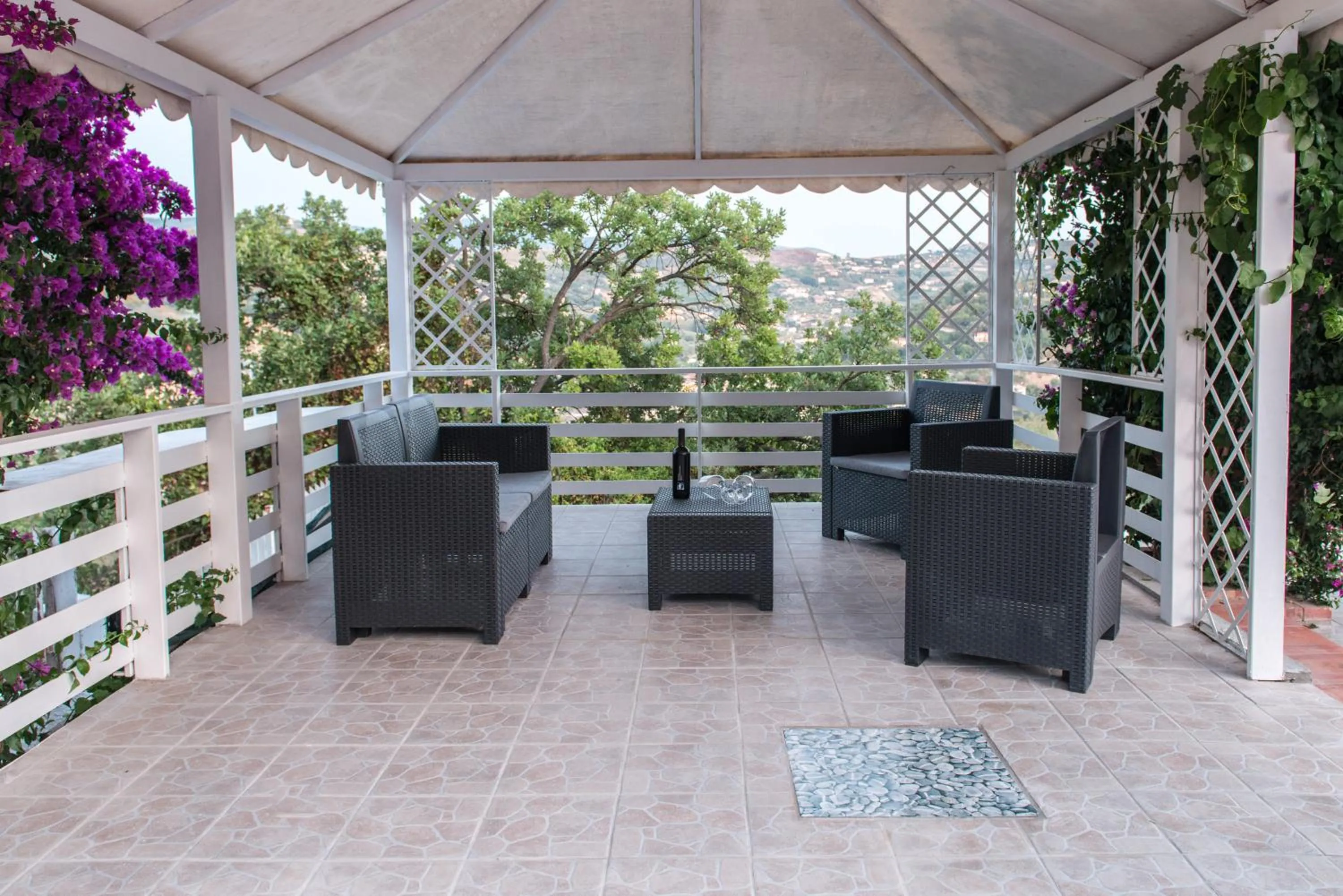 Property building in Villa Milena