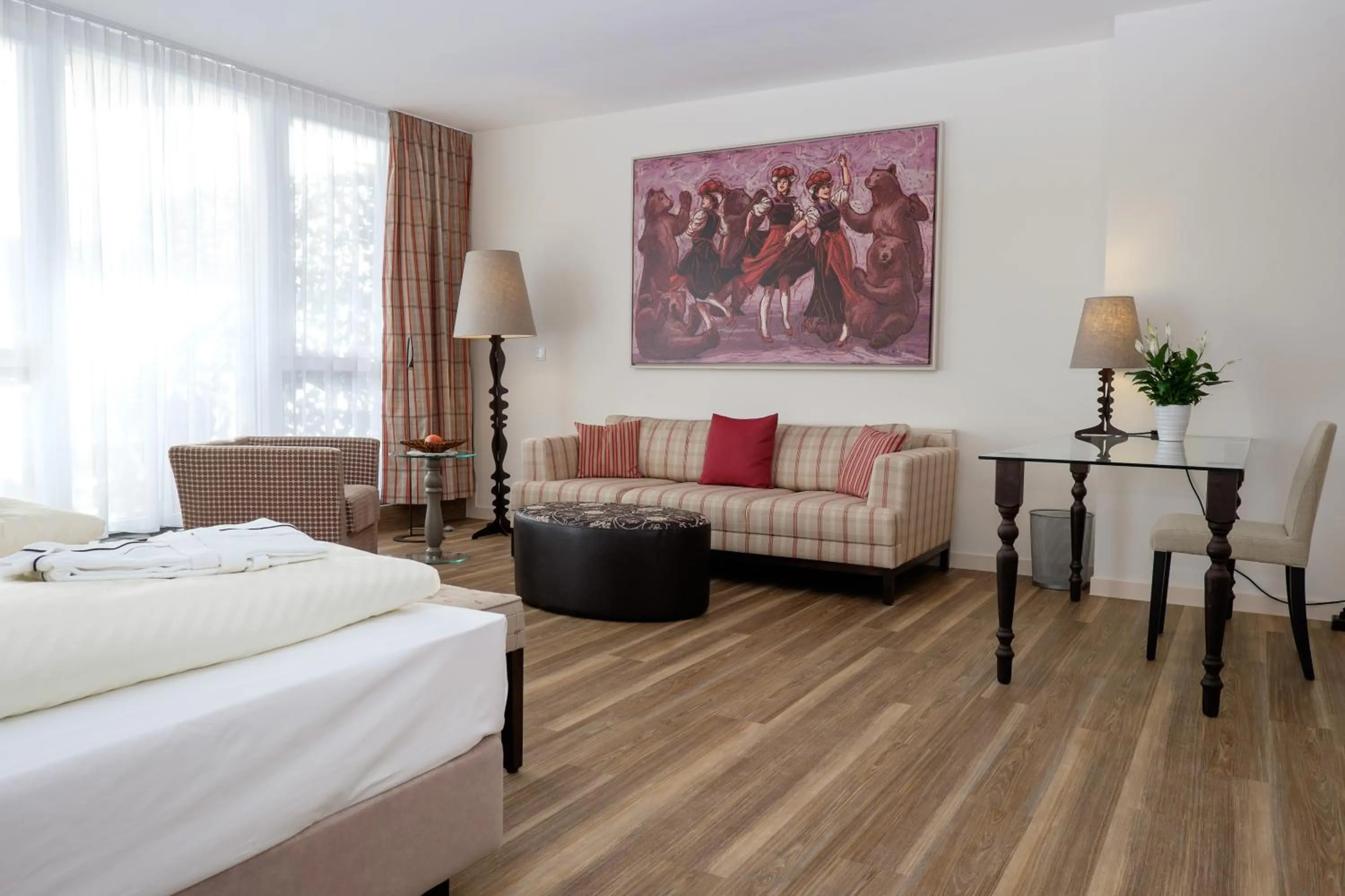 Seating area, Bed in Hotel Bären Titisee