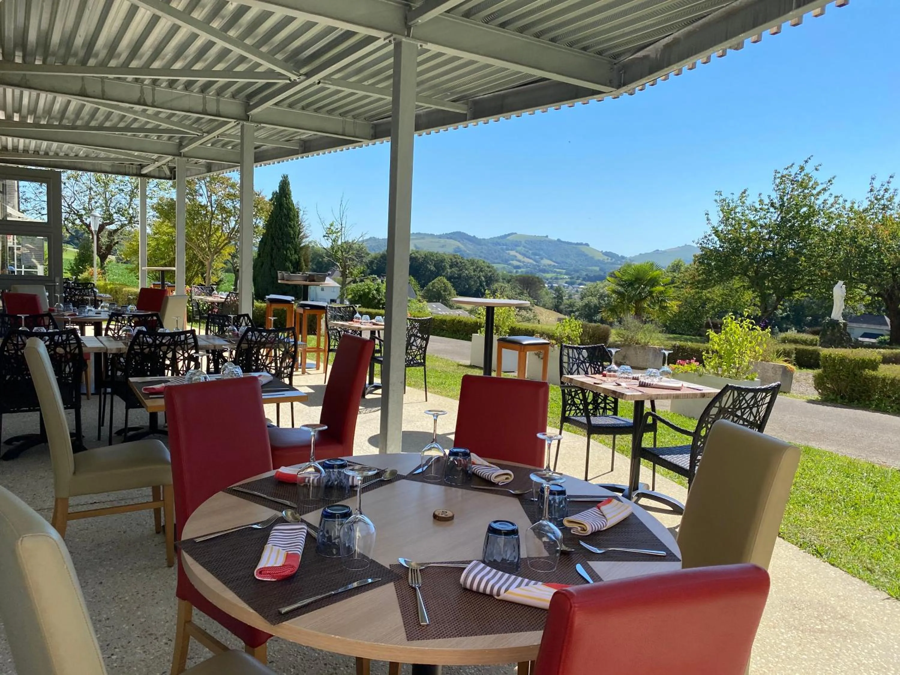 Restaurant/places to eat in Domaine Agerria