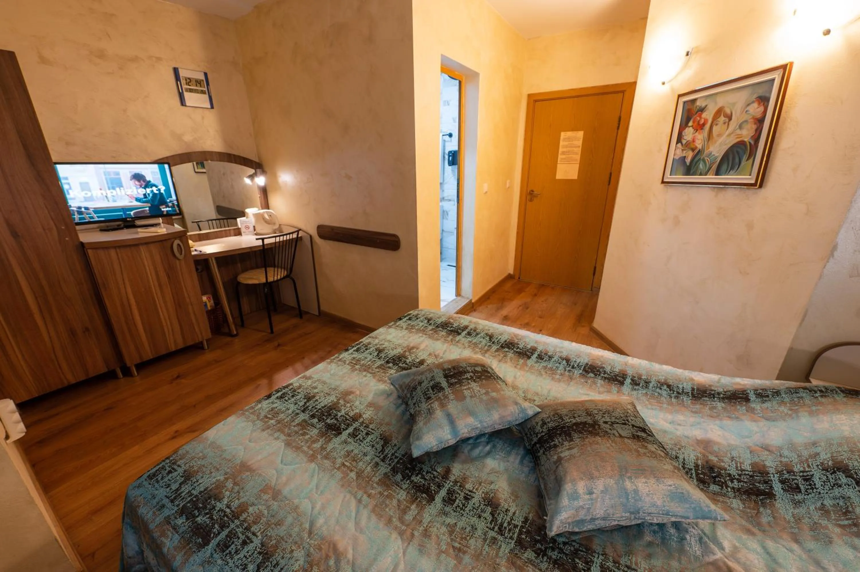 TV and multimedia, Bed in Hotel Color