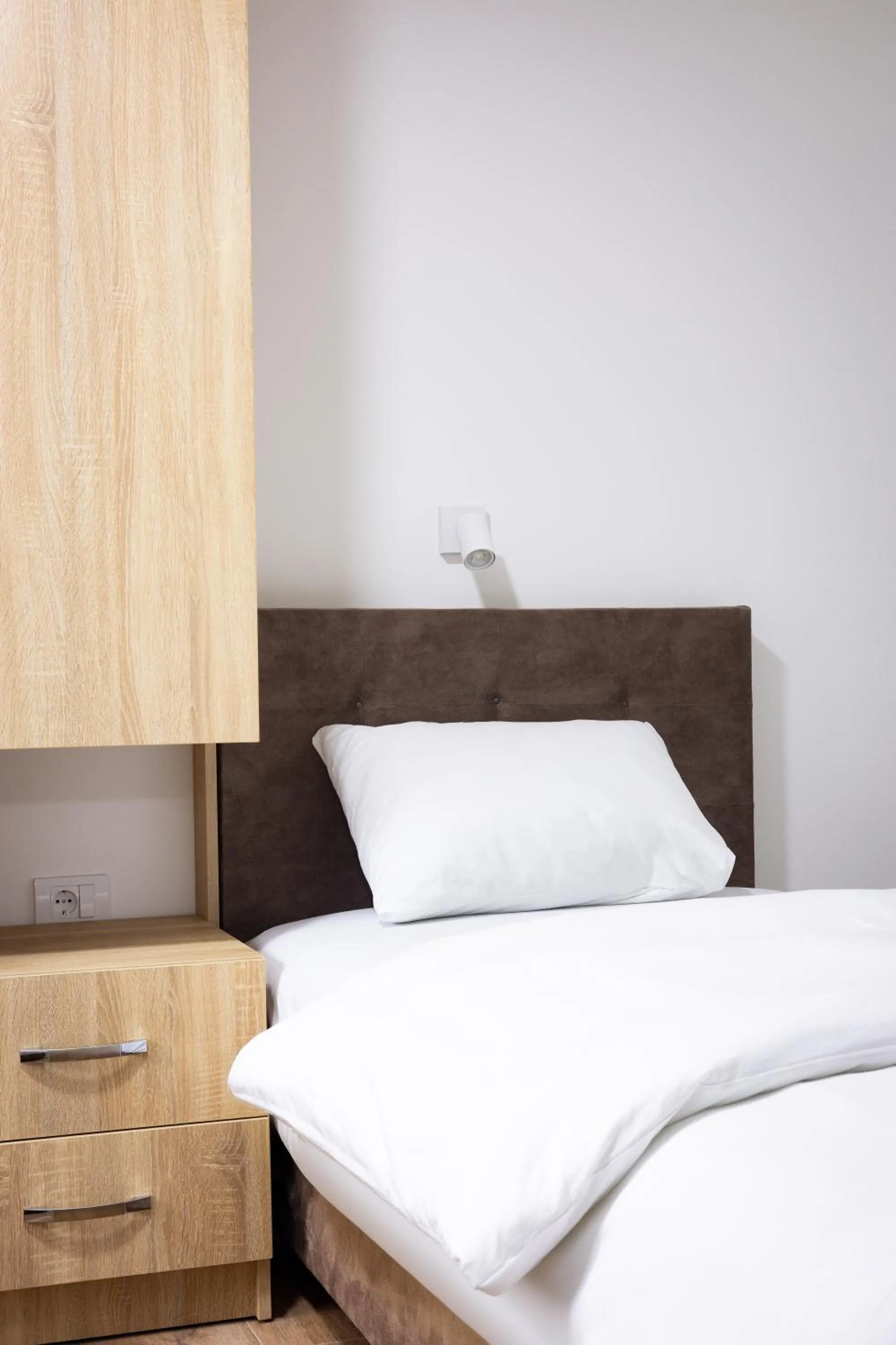 Bed in Restoran & Motel Manjež