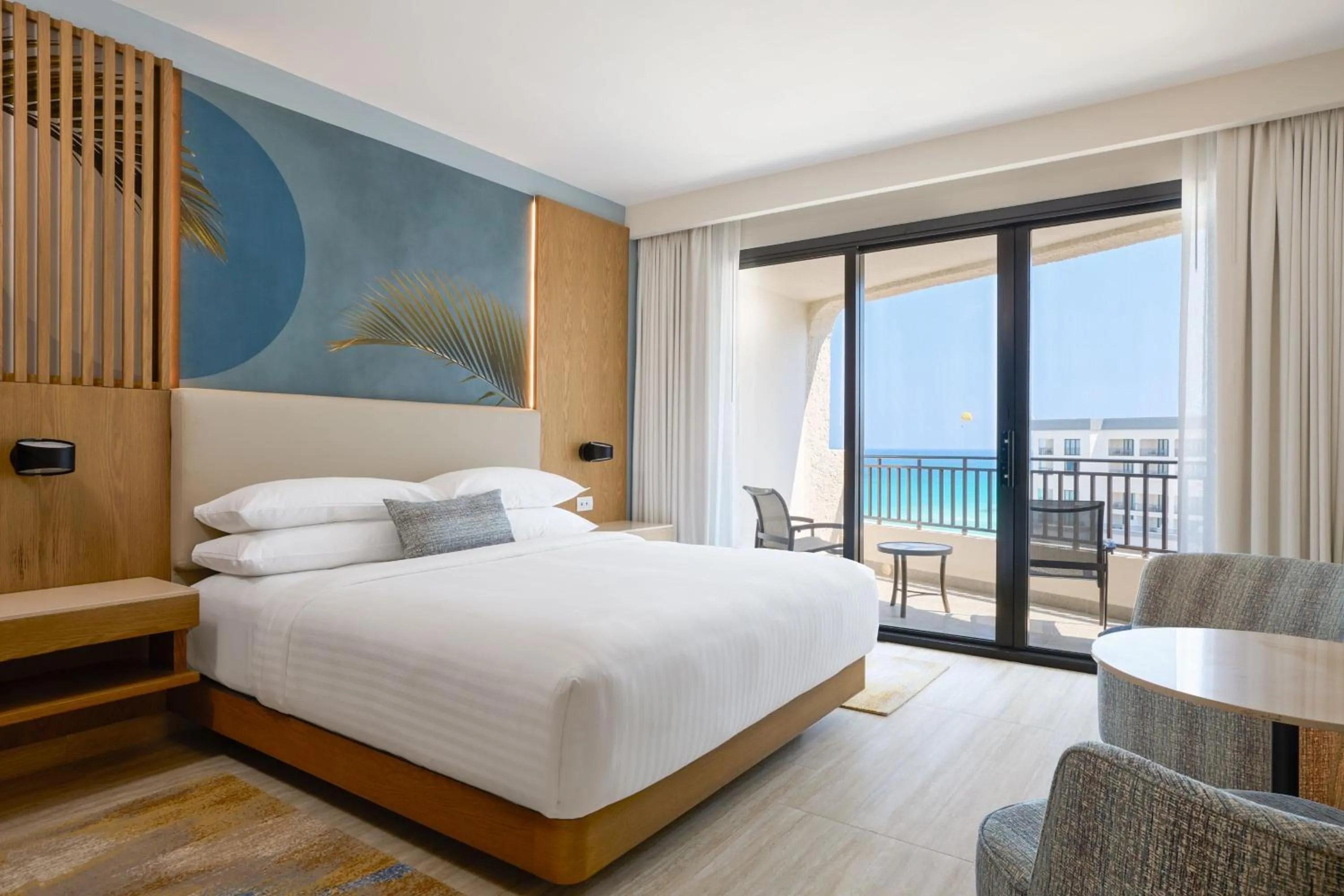 Bedroom, Bed in Marriott Cancun, An All-Inclusive Resort