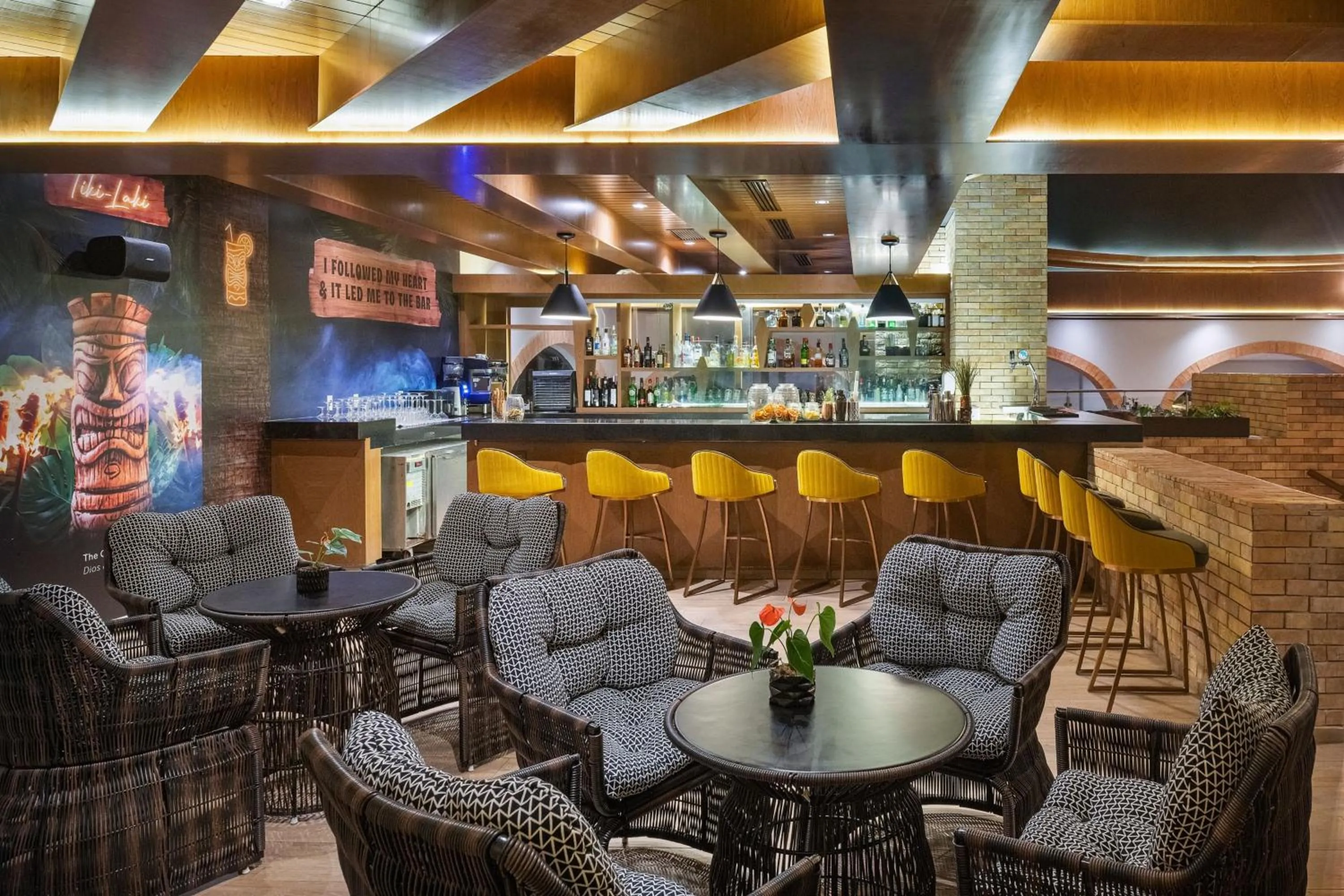 Lounge or bar in Marriott Cancun, An All-Inclusive Resort