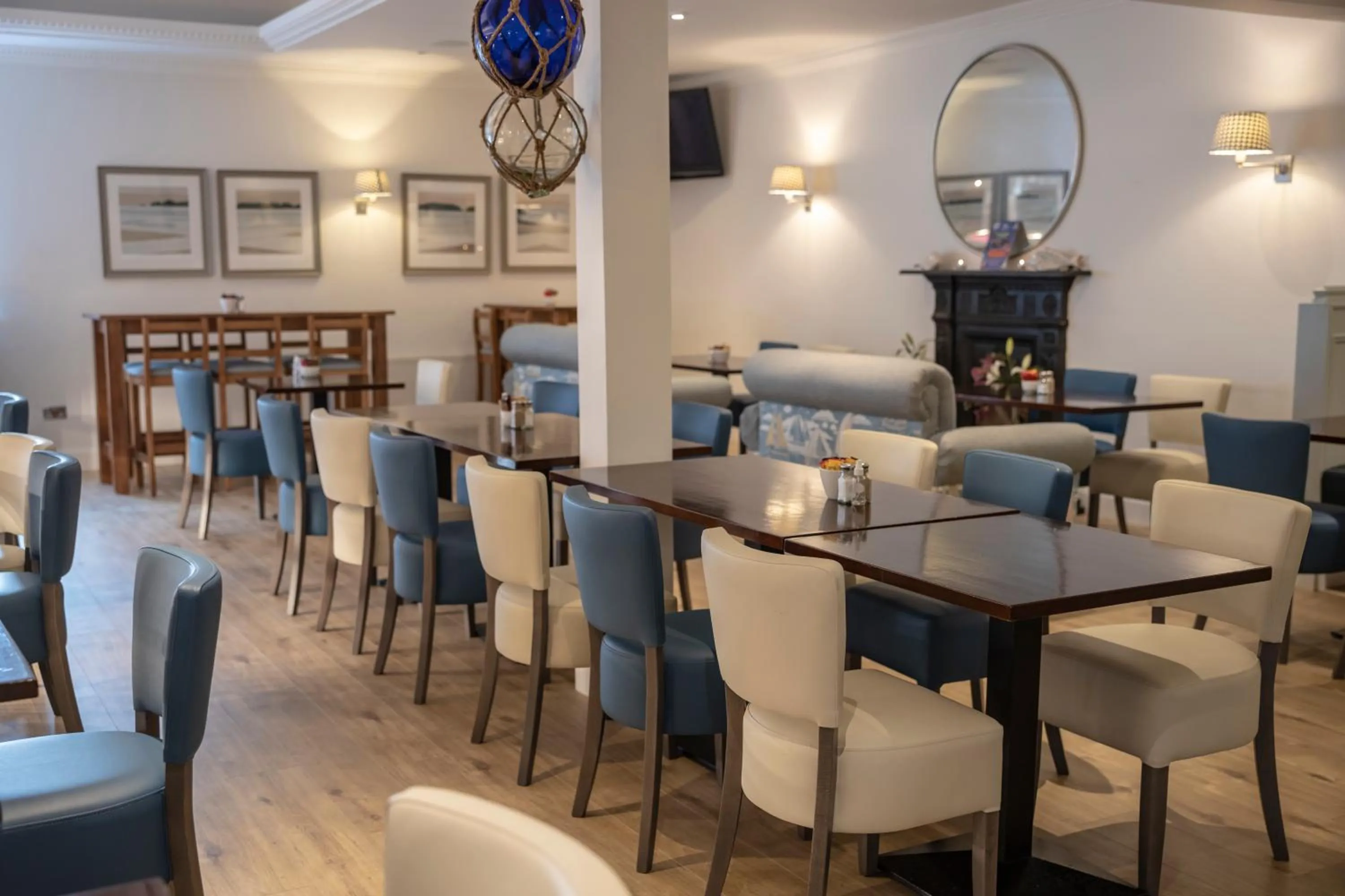 Lounge or bar in The Glenside