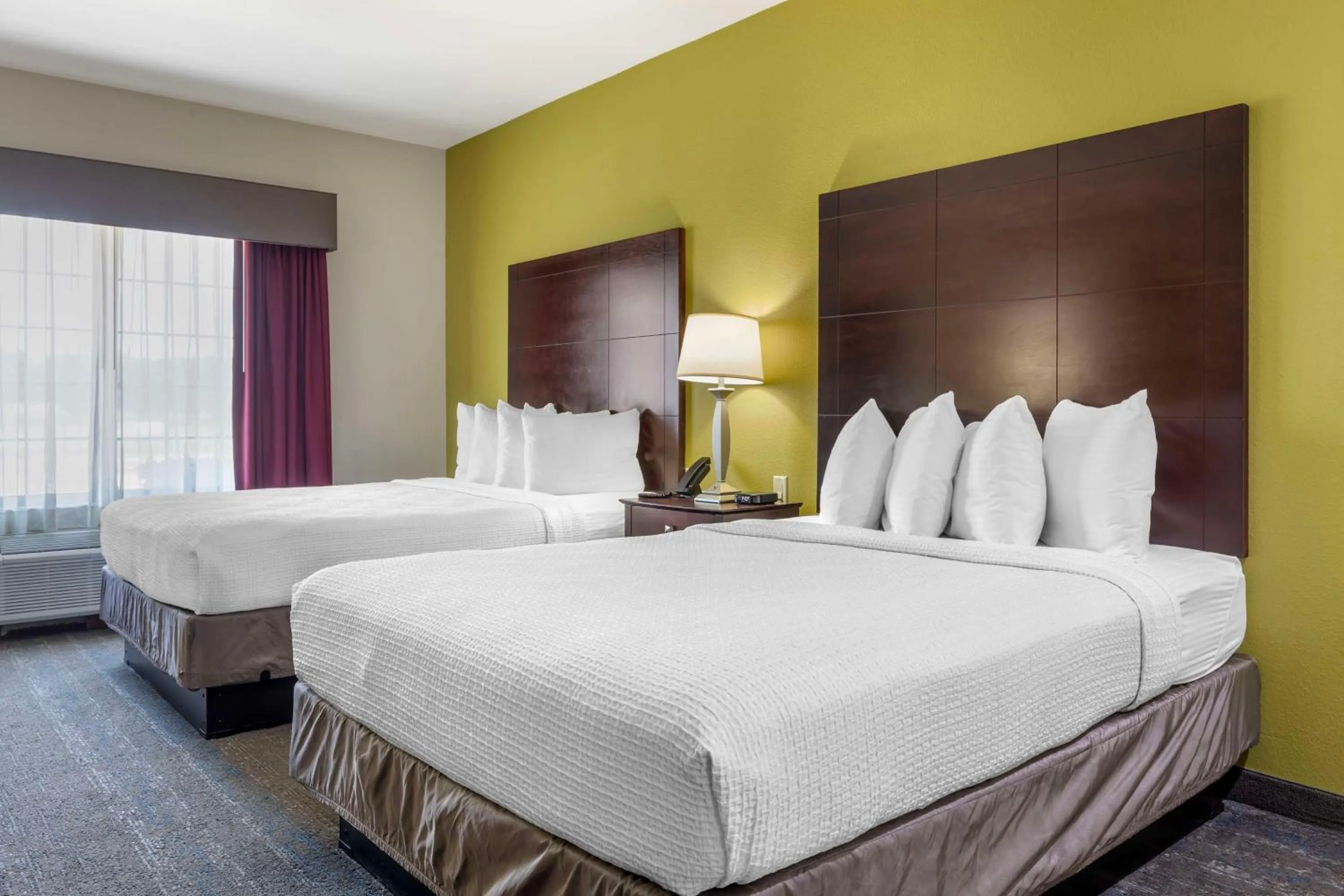 Bedroom, Bed in Best Western Plus Mansfield Inn & Suites