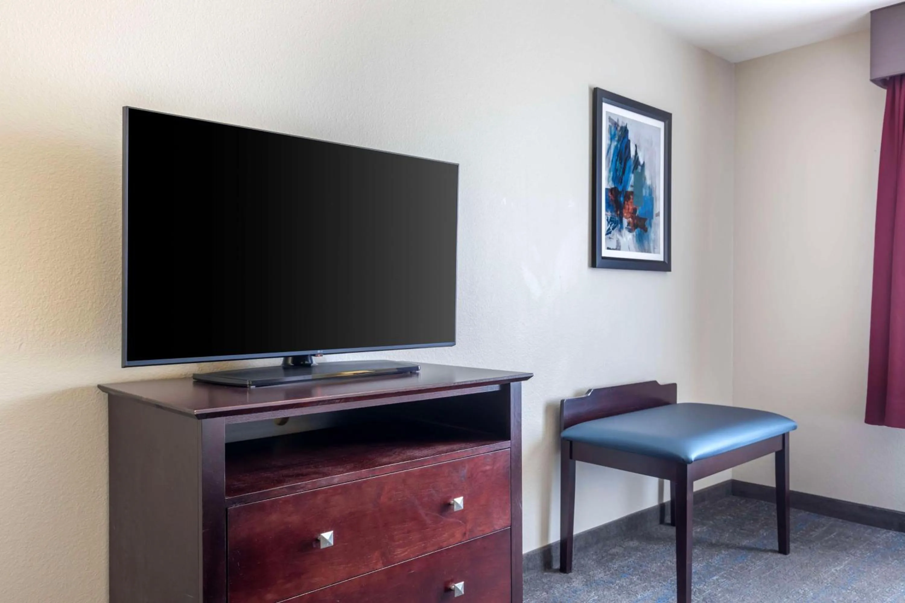 Photo of the whole room in Best Western Plus Mansfield Inn & Suites