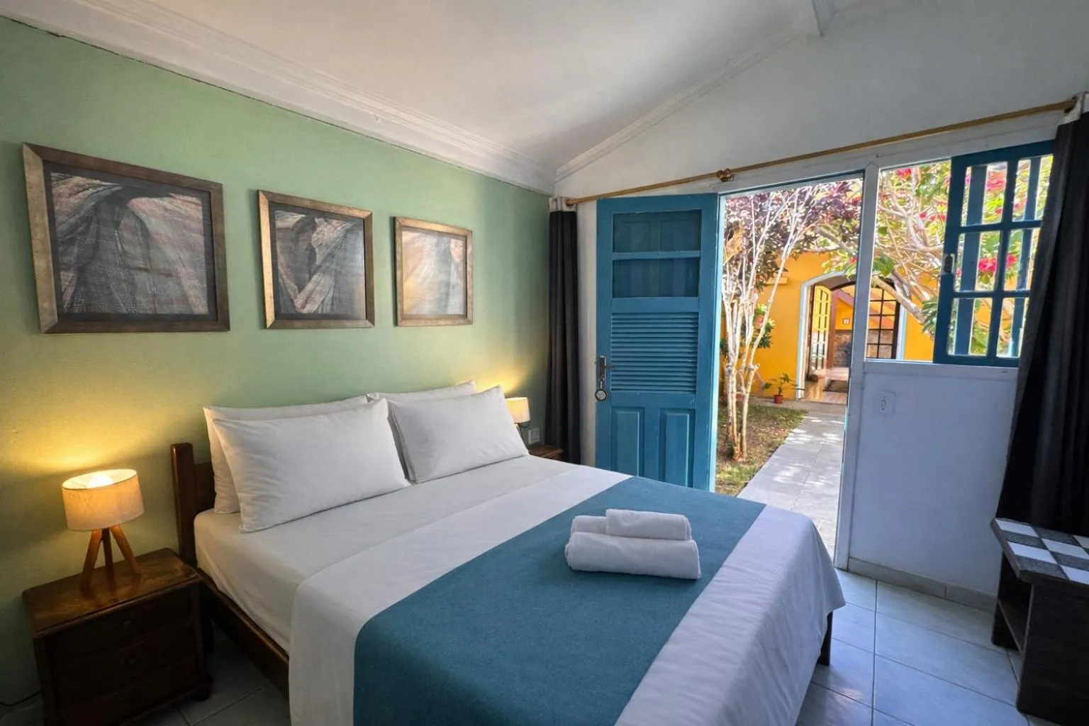 Bathroom, Bed in Pousada Tanto Mar