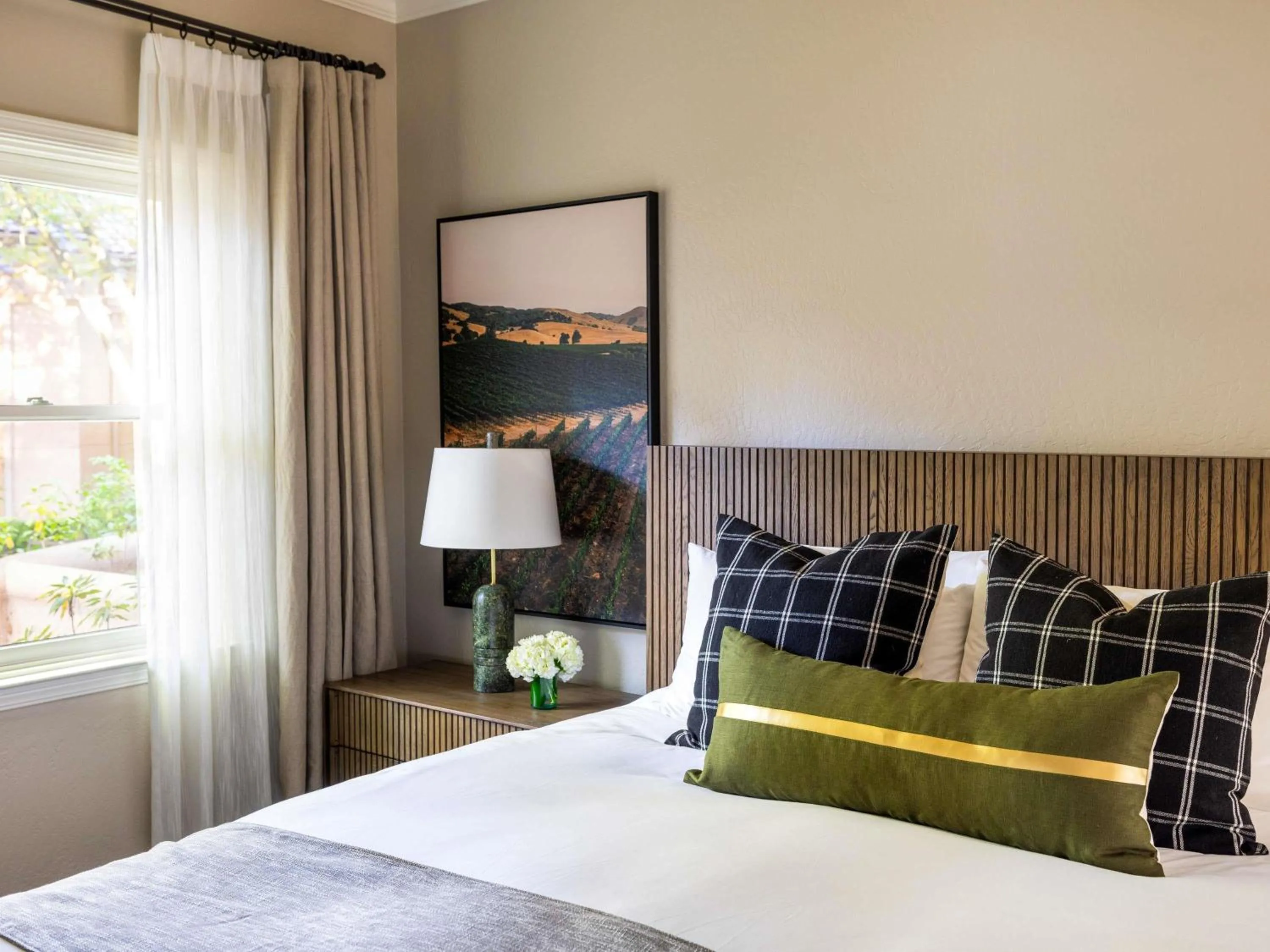 Bedroom, Bed in Fairmont Sonoma Mission Inn & Spa