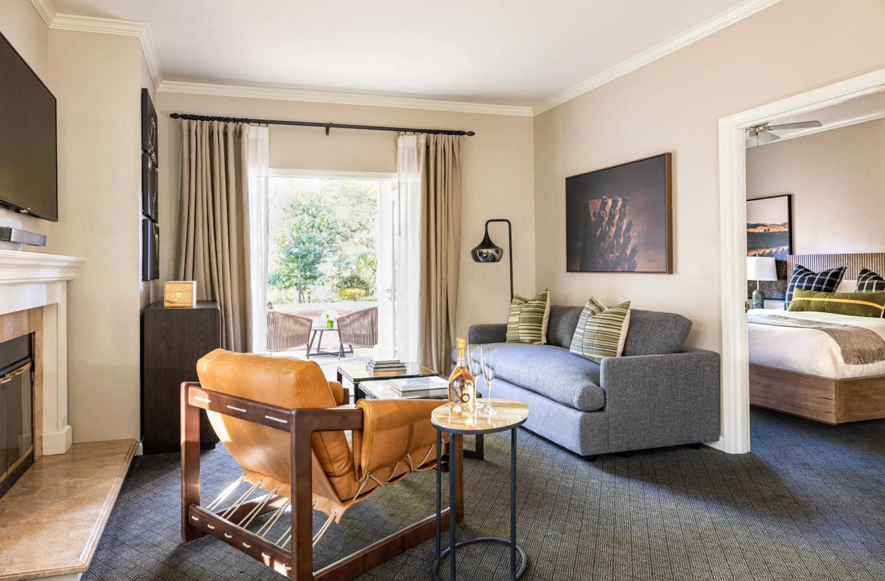 Living room, Bed in Fairmont Sonoma Mission Inn & Spa