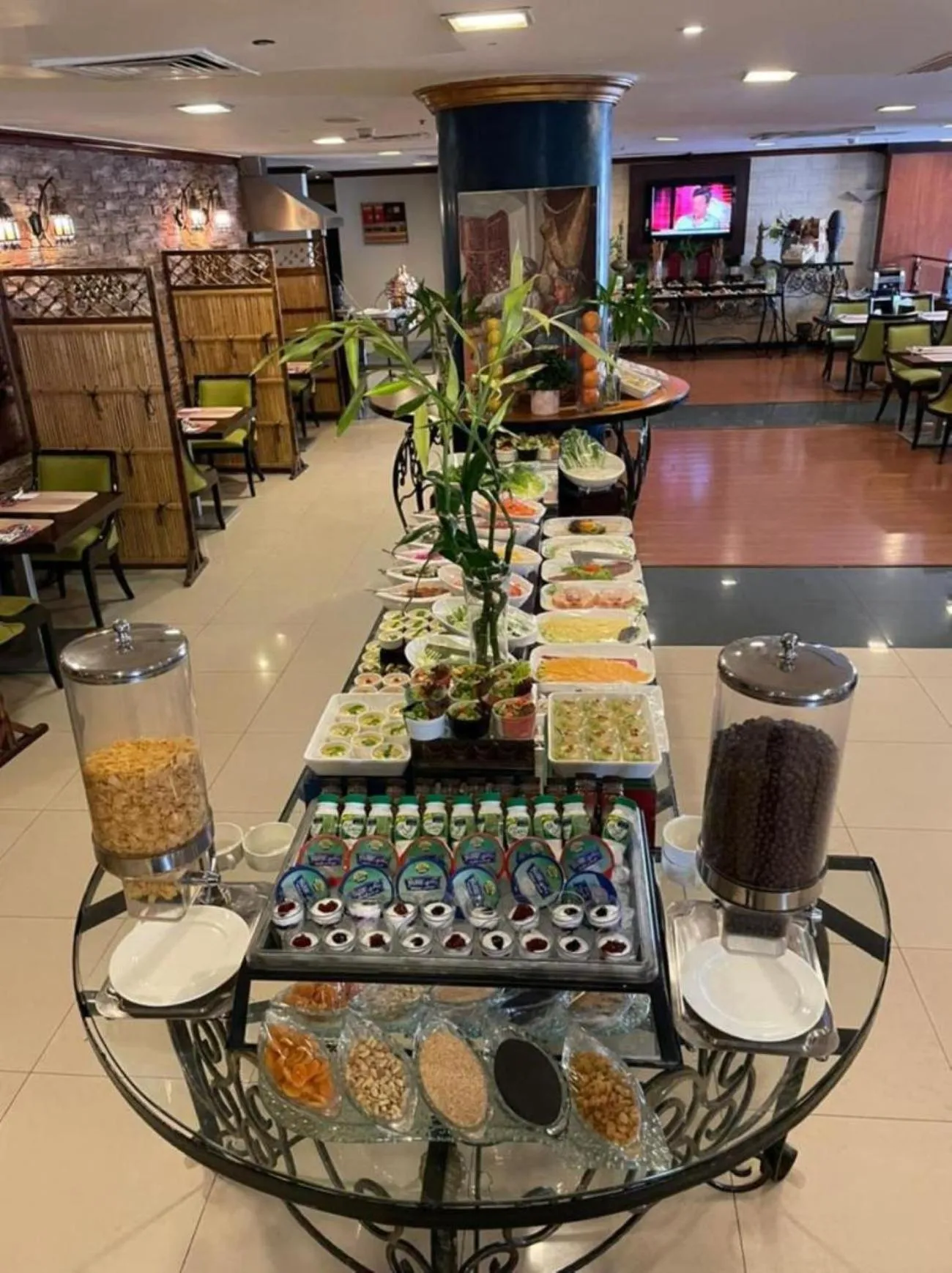 Restaurant/places to eat in Golden Tulip Al Khobar