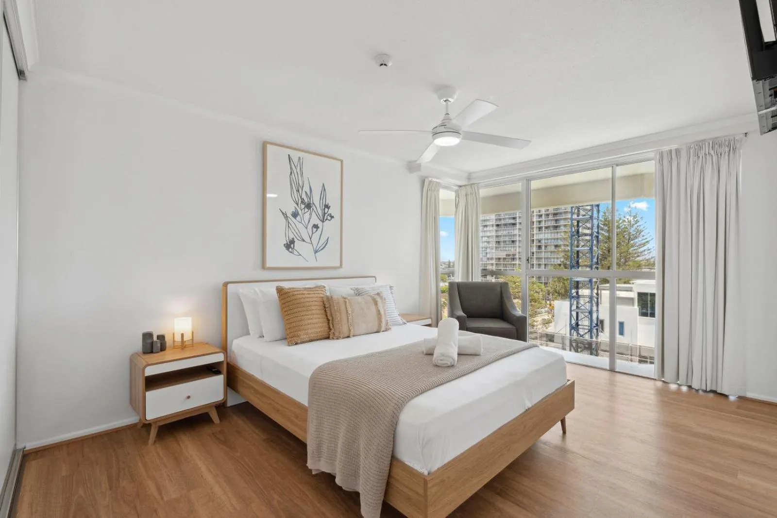 Bed in Baronnet Apartments