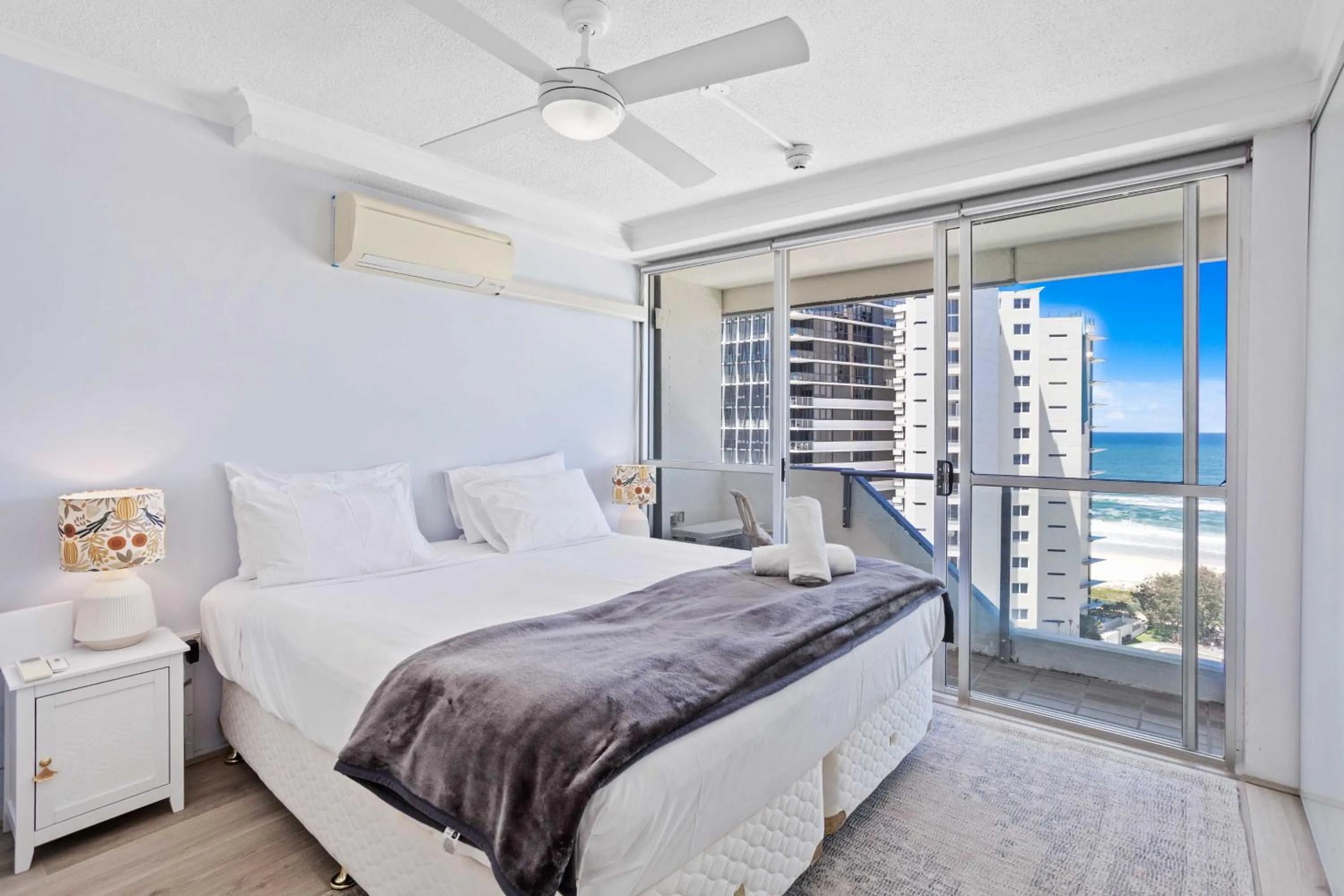 Bed in Baronnet Apartments