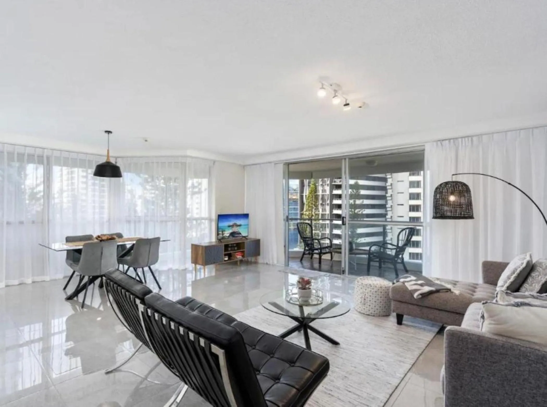 Living room in Baronnet Apartments