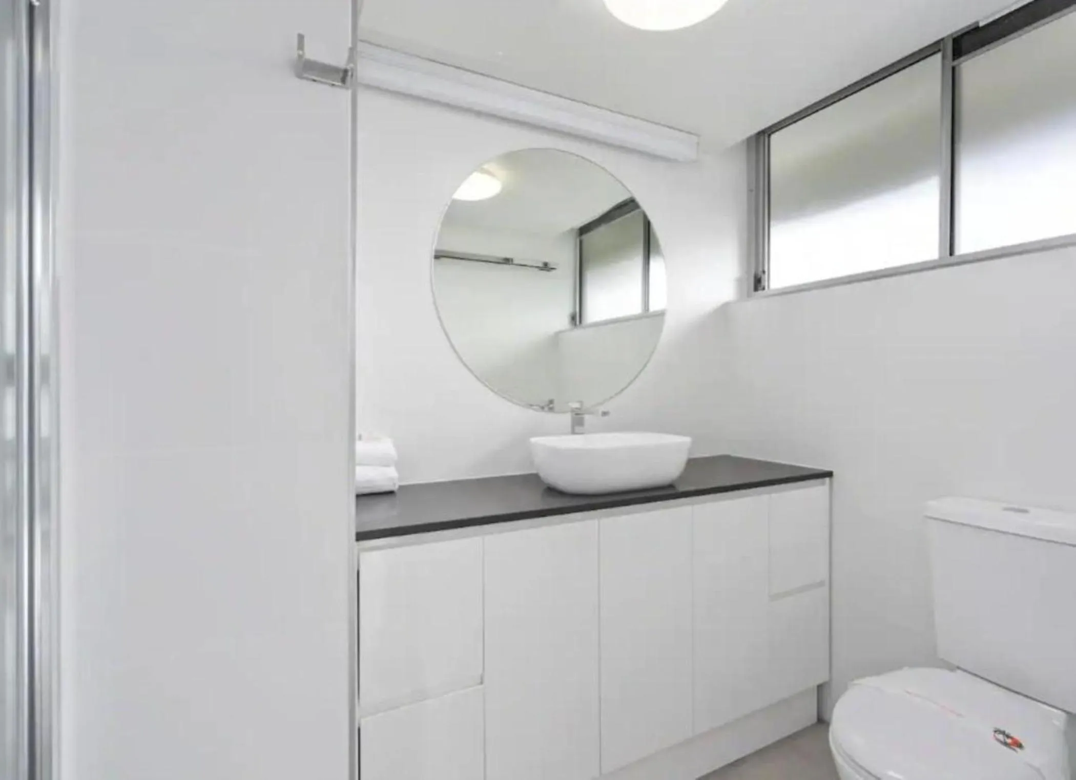 Bathroom in Baronnet Apartments