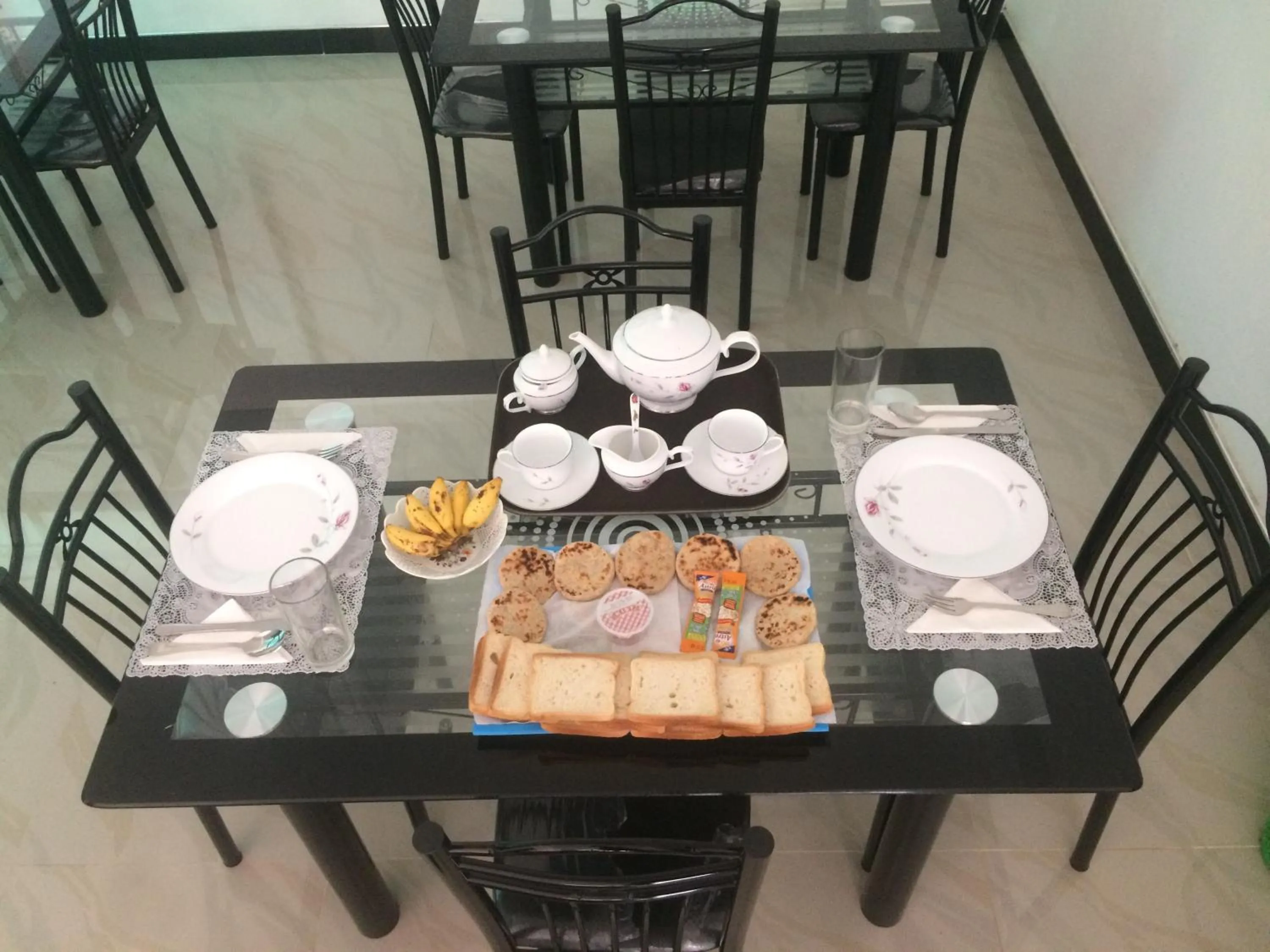 Asian breakfast in Mountain Villa Adam's Peak