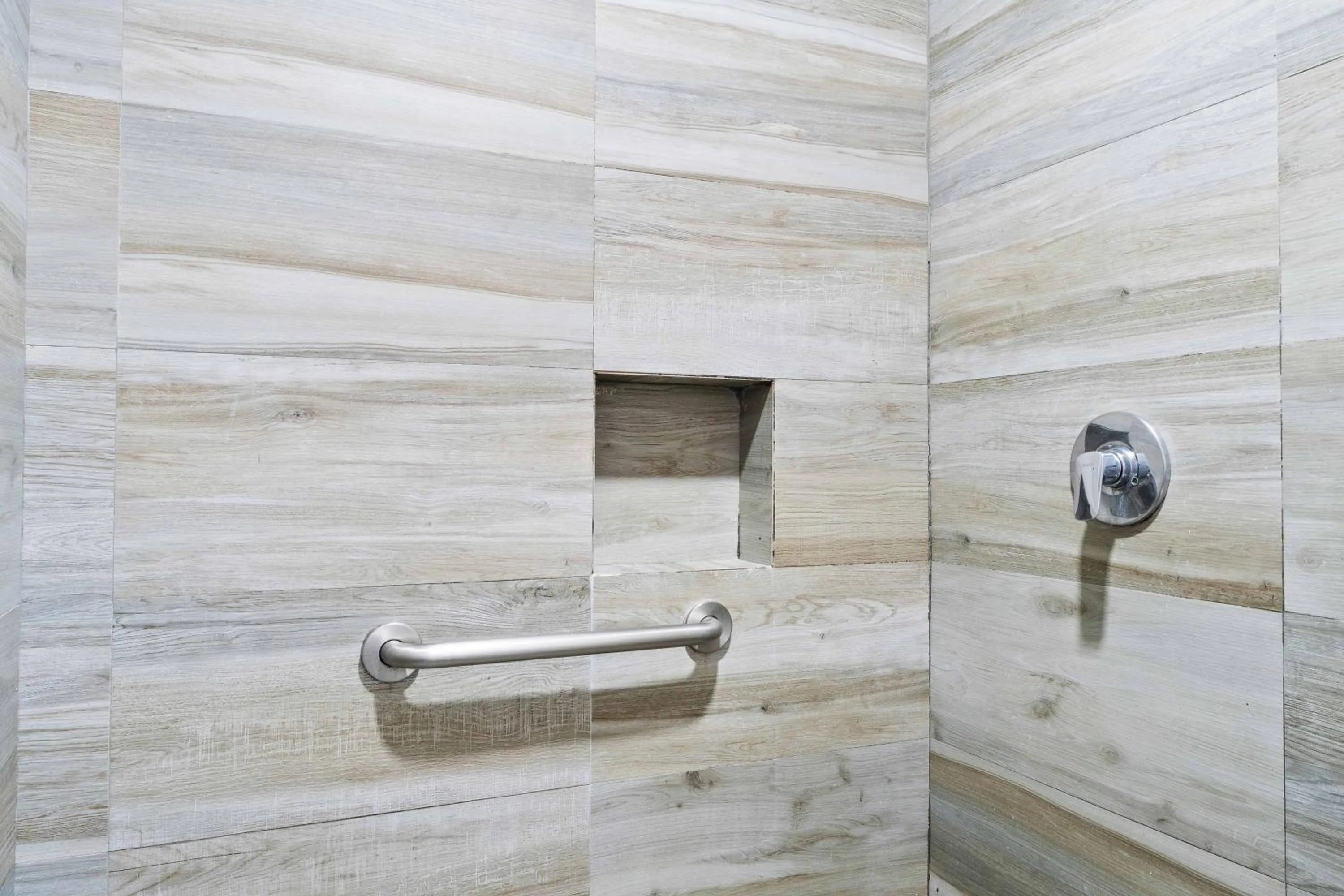 Shower in Homesuites Malecon