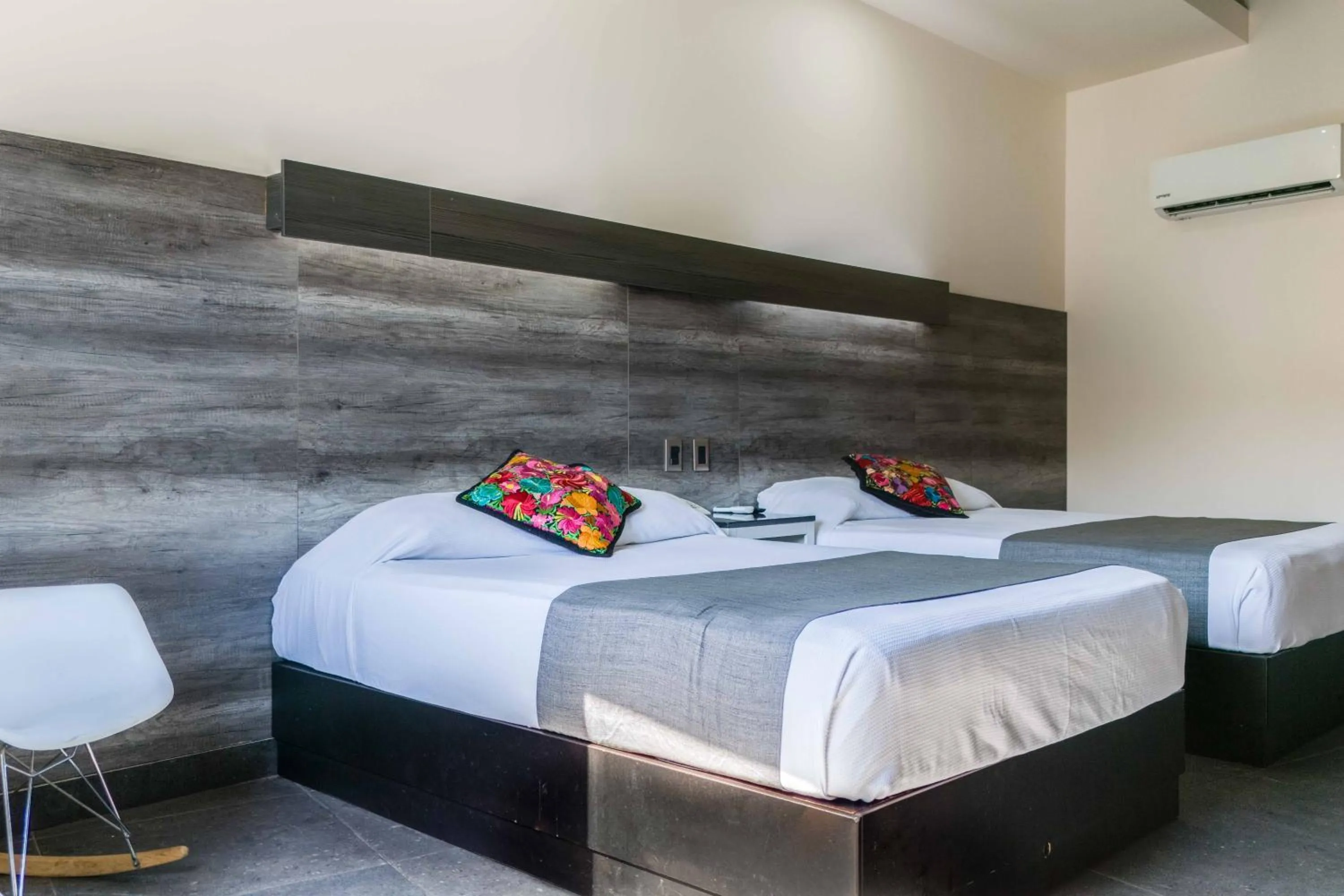 Bed in Homesuites Malecon