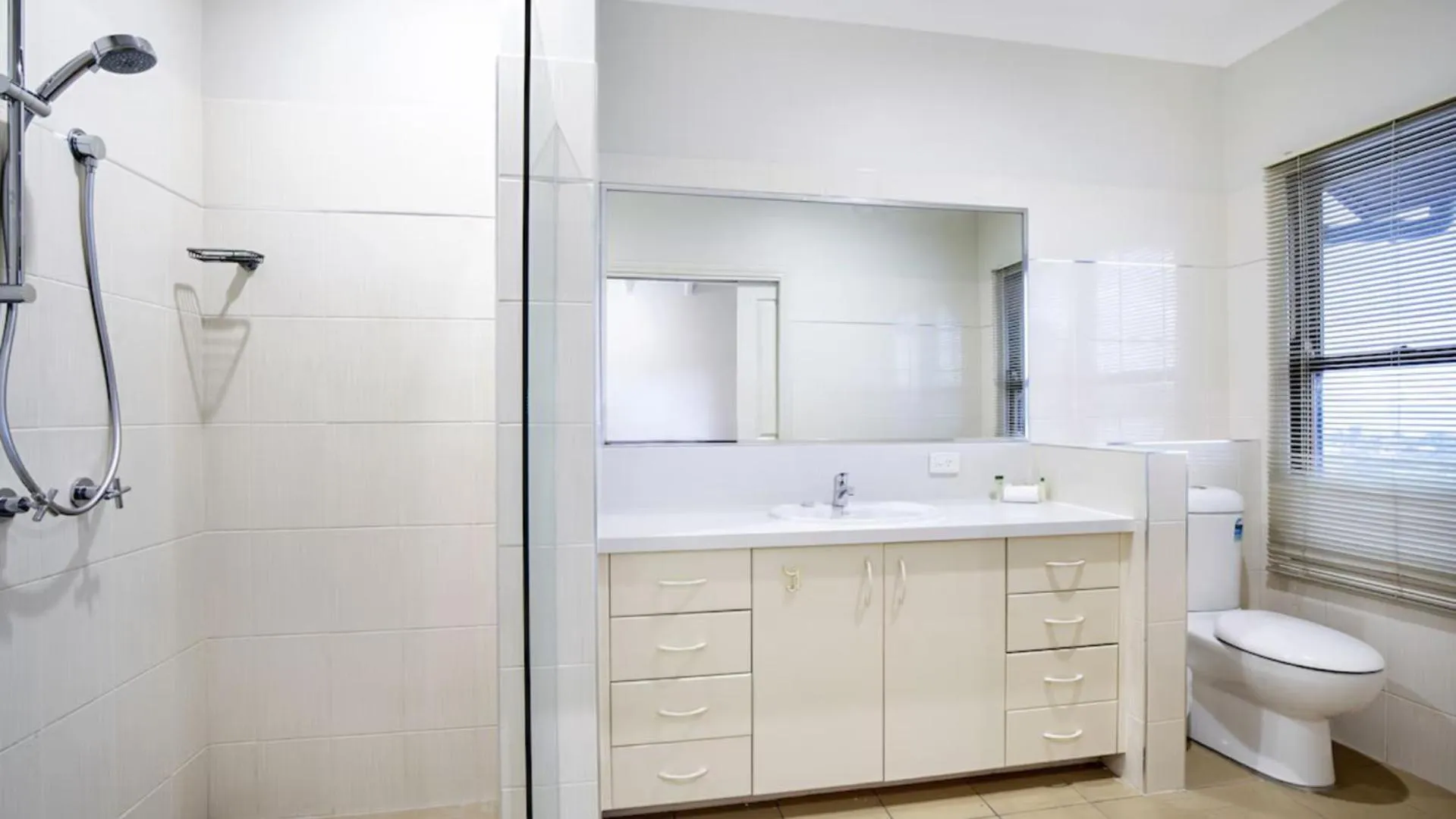 Shower in Toscana Village Resort