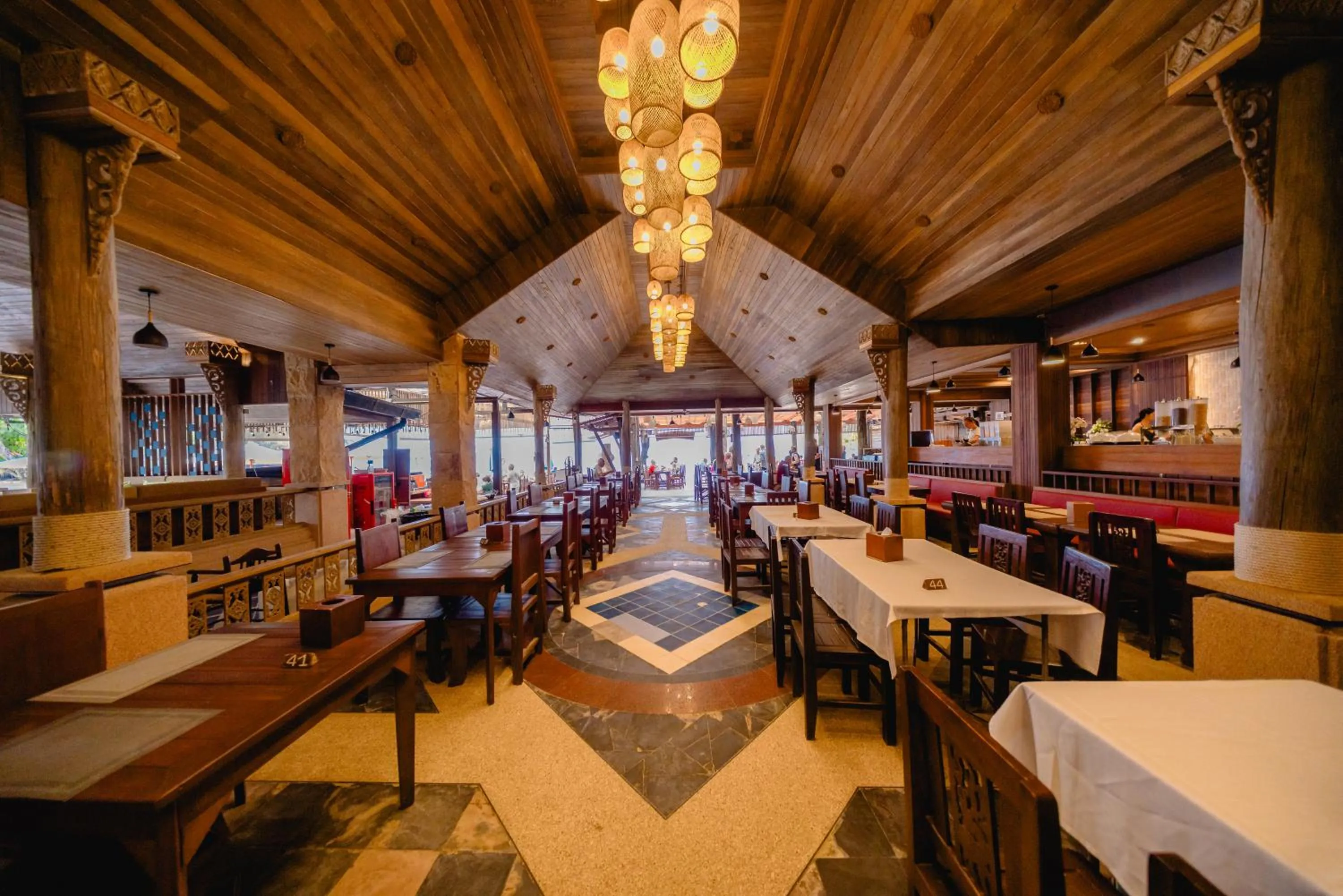 Restaurant/places to eat in Sand Sea Resort Railay Beach