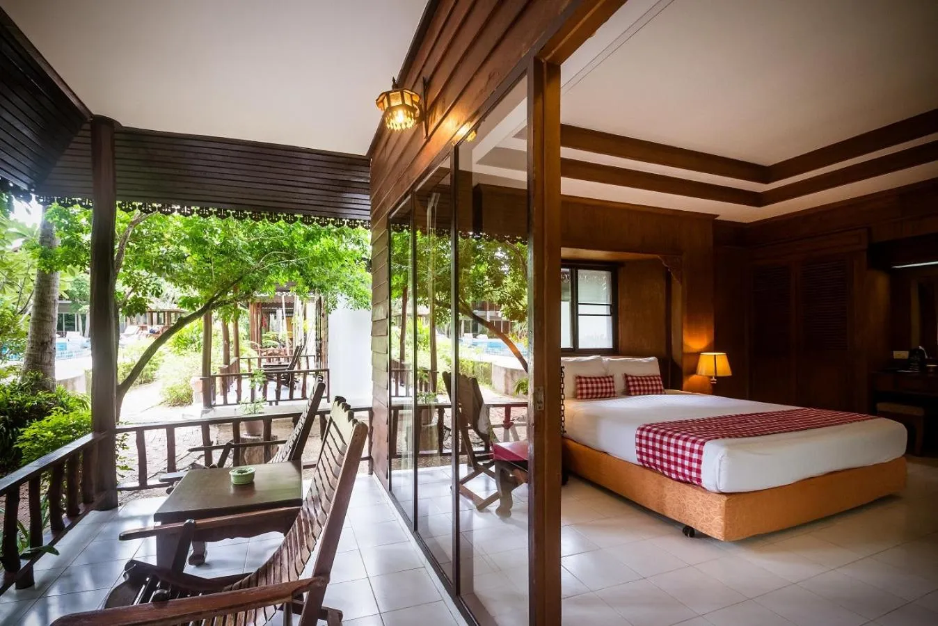Balcony/Terrace, Bed in Sand Sea Resort Railay Beach