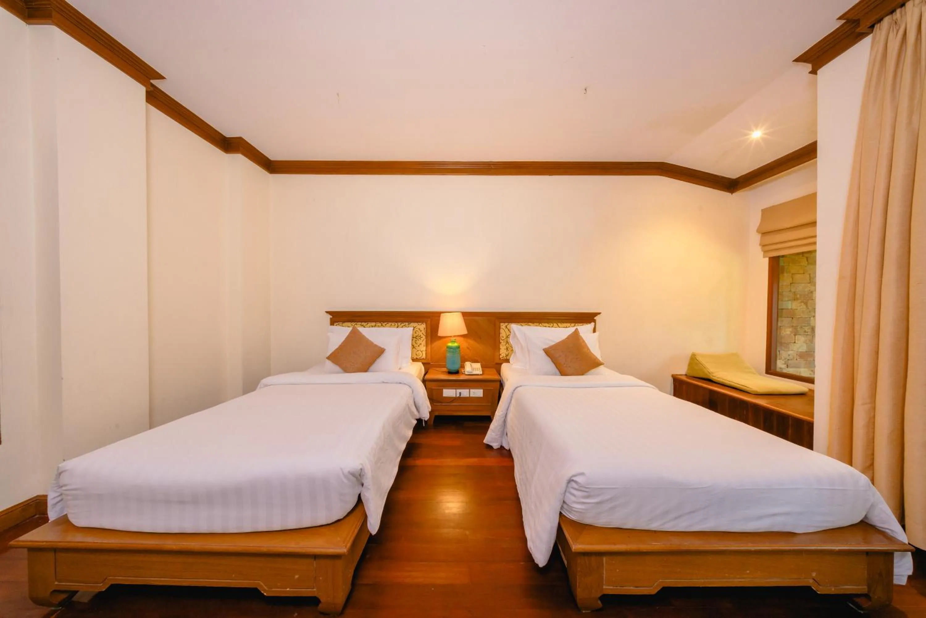 Bed in Sand Sea Resort Railay Beach