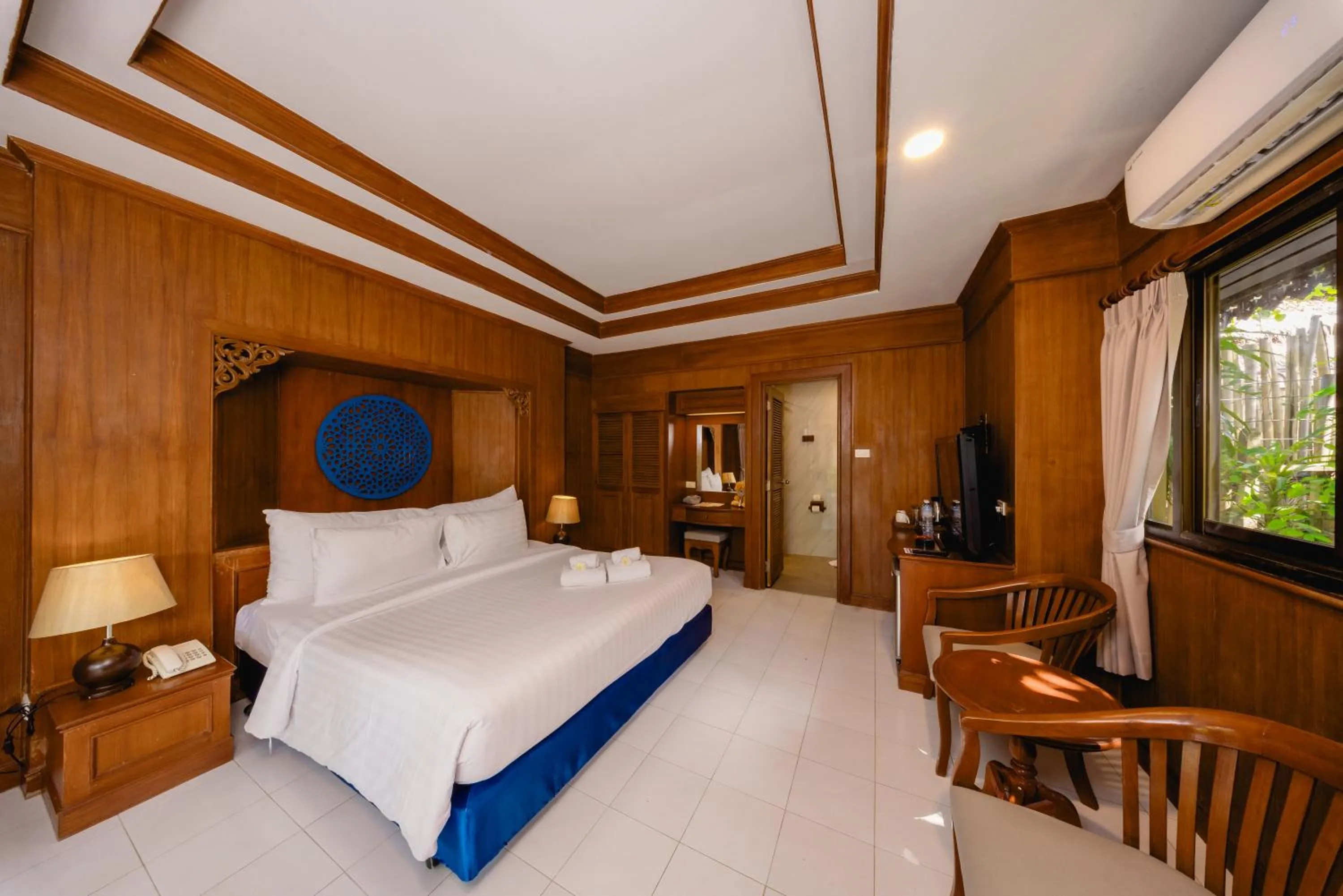 Bed in Sand Sea Resort Railay Beach